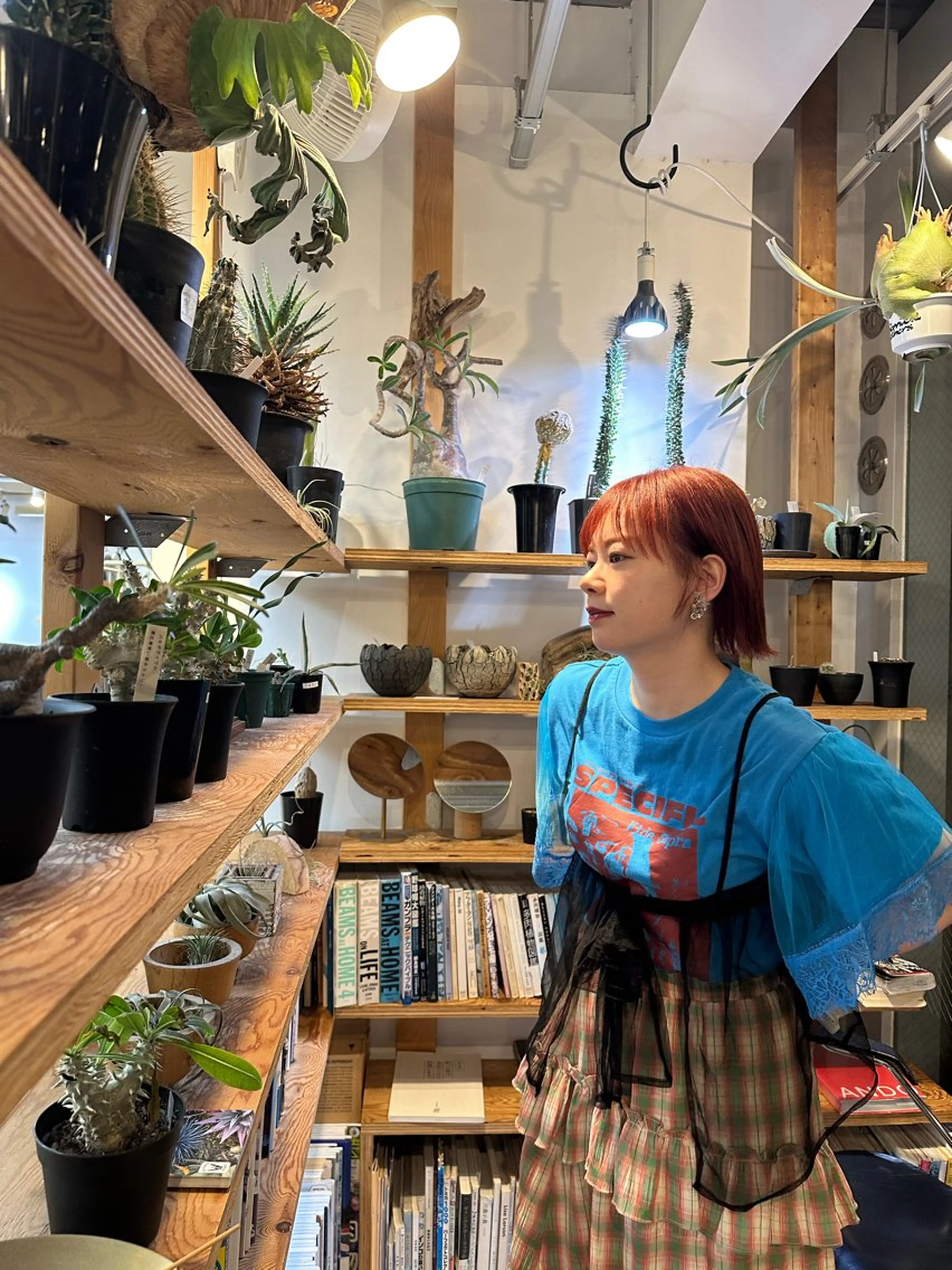 ミディアム カラー コミヤ ミズホのヘアスタイル