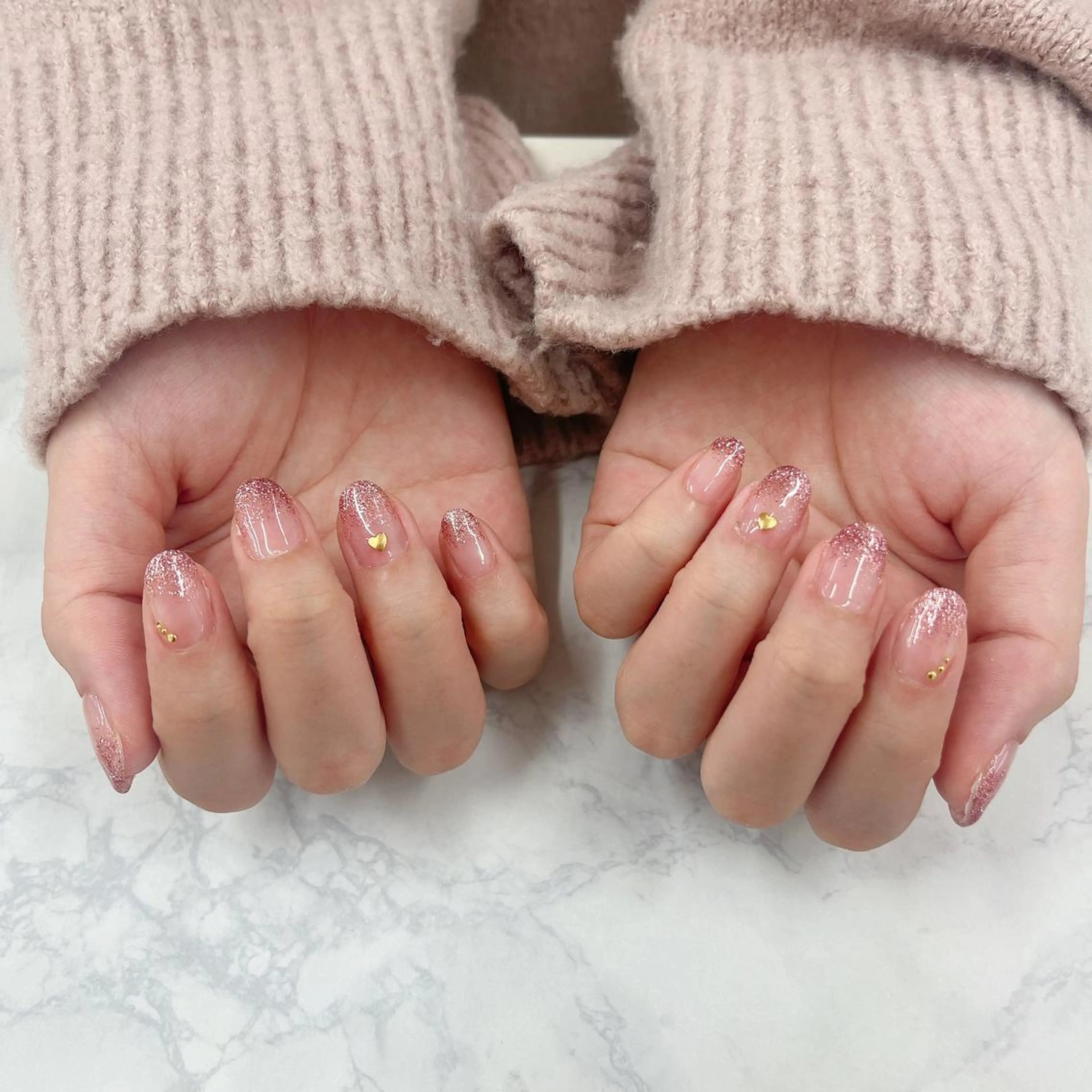 ネイル グラデーション ラメ(グリッター) ラメグラデーション シンプルネイル Bianca TORII🌞のネイルデザイン