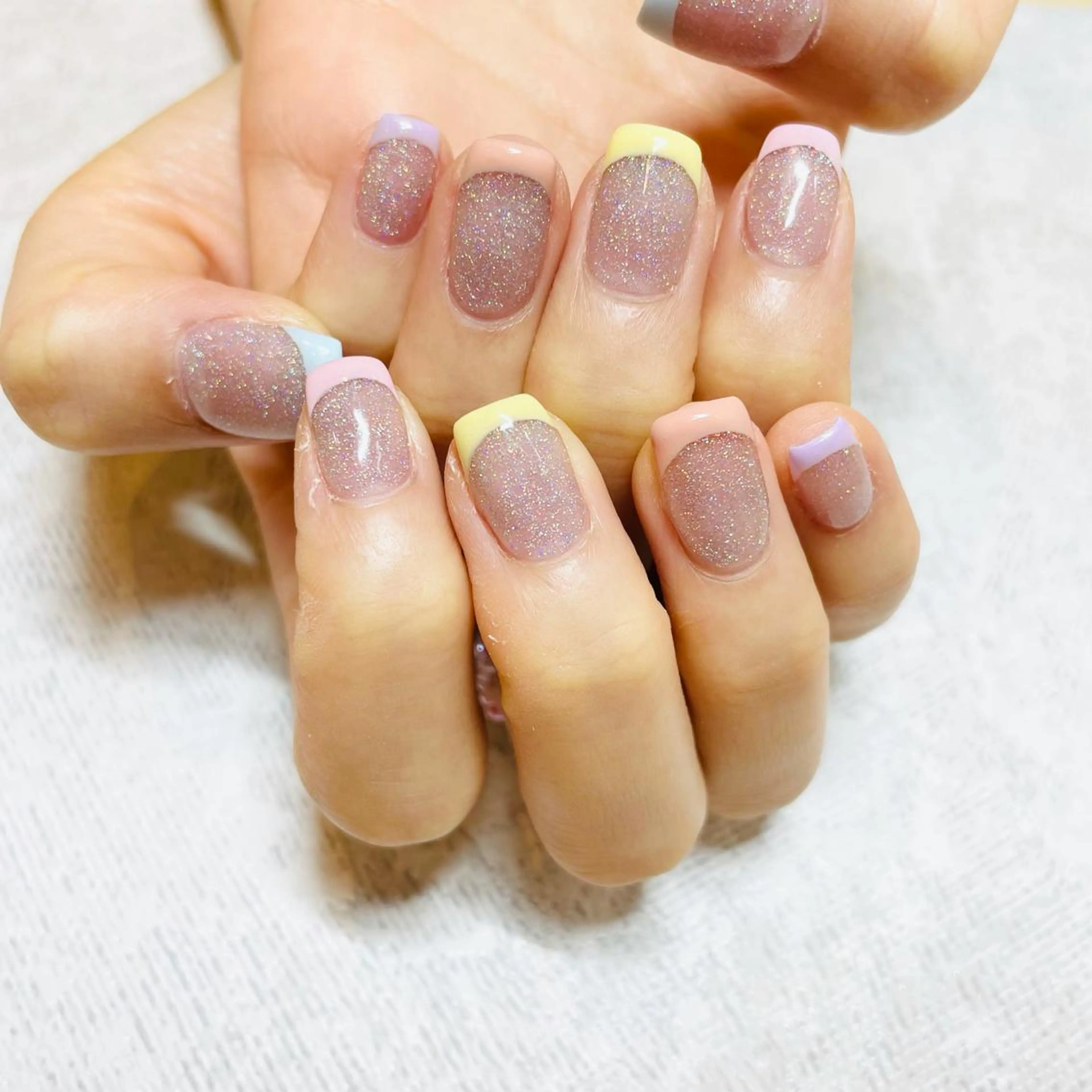 ネイル フレンチネイル キラキラネイル 持ち込み パステルネイル ハンドネイル miu nail所属・MIUNail YUMIのネイルデザイン