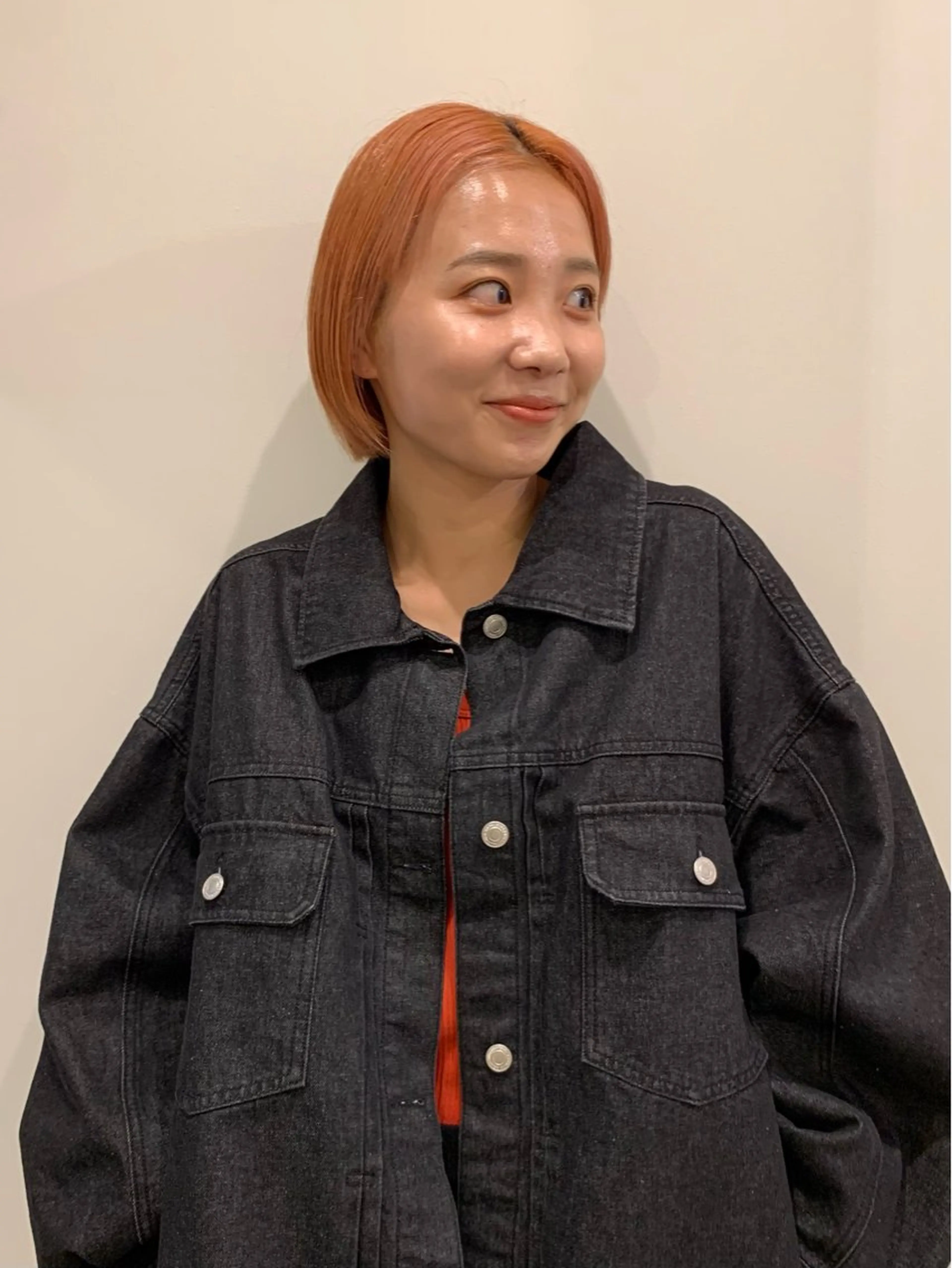 ショート カラー ベージュカラー ハイトーンカラー オレンジ オレンジベージュ ボブ カット ヘアカラー 落合希 Olivebeigeのヘアスタイル