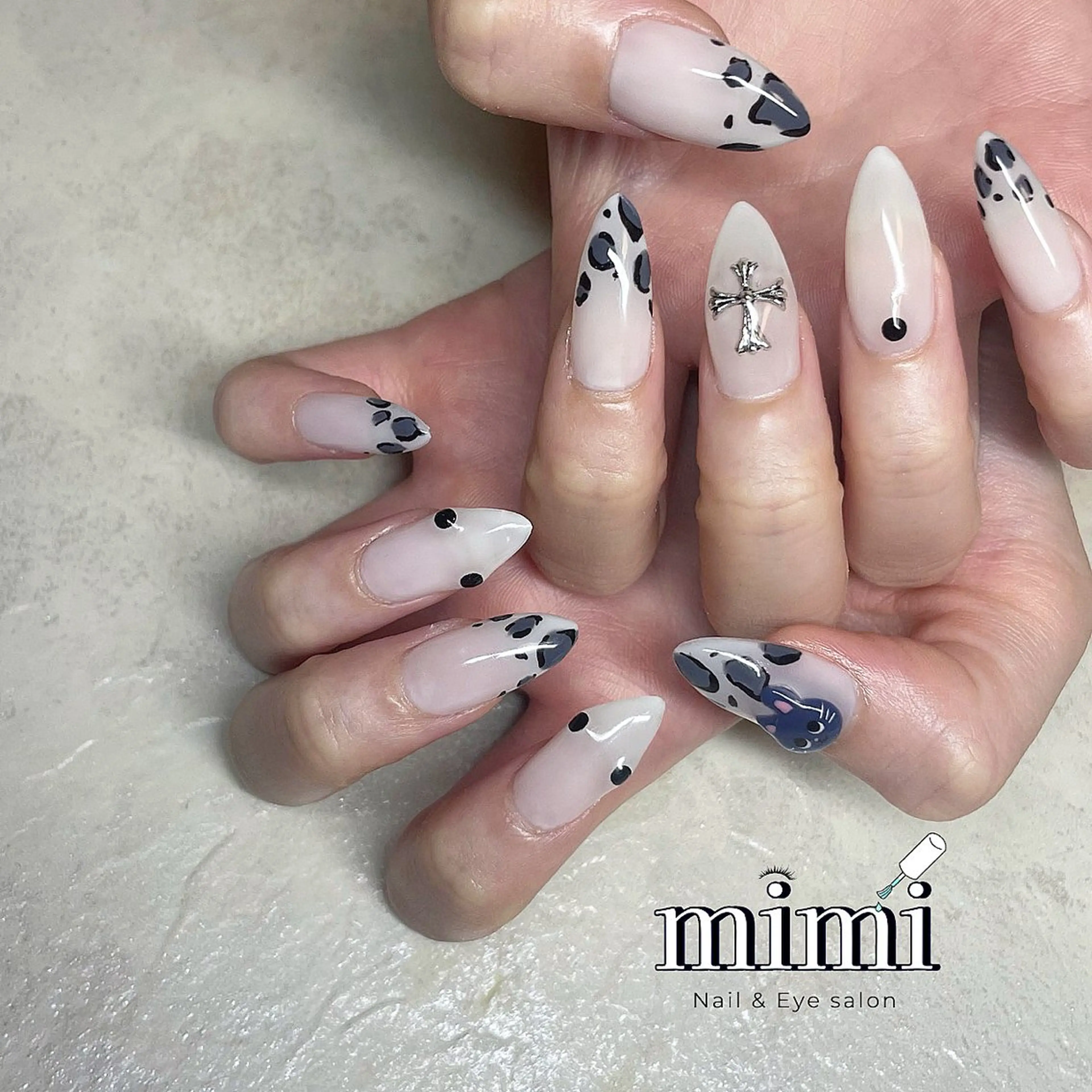 ネイル アニマル柄 アートネイル ロングネイル 夏ネイル ワンホンネイル ハンドネイル Nail&Eye Ruruのネイルデザイン