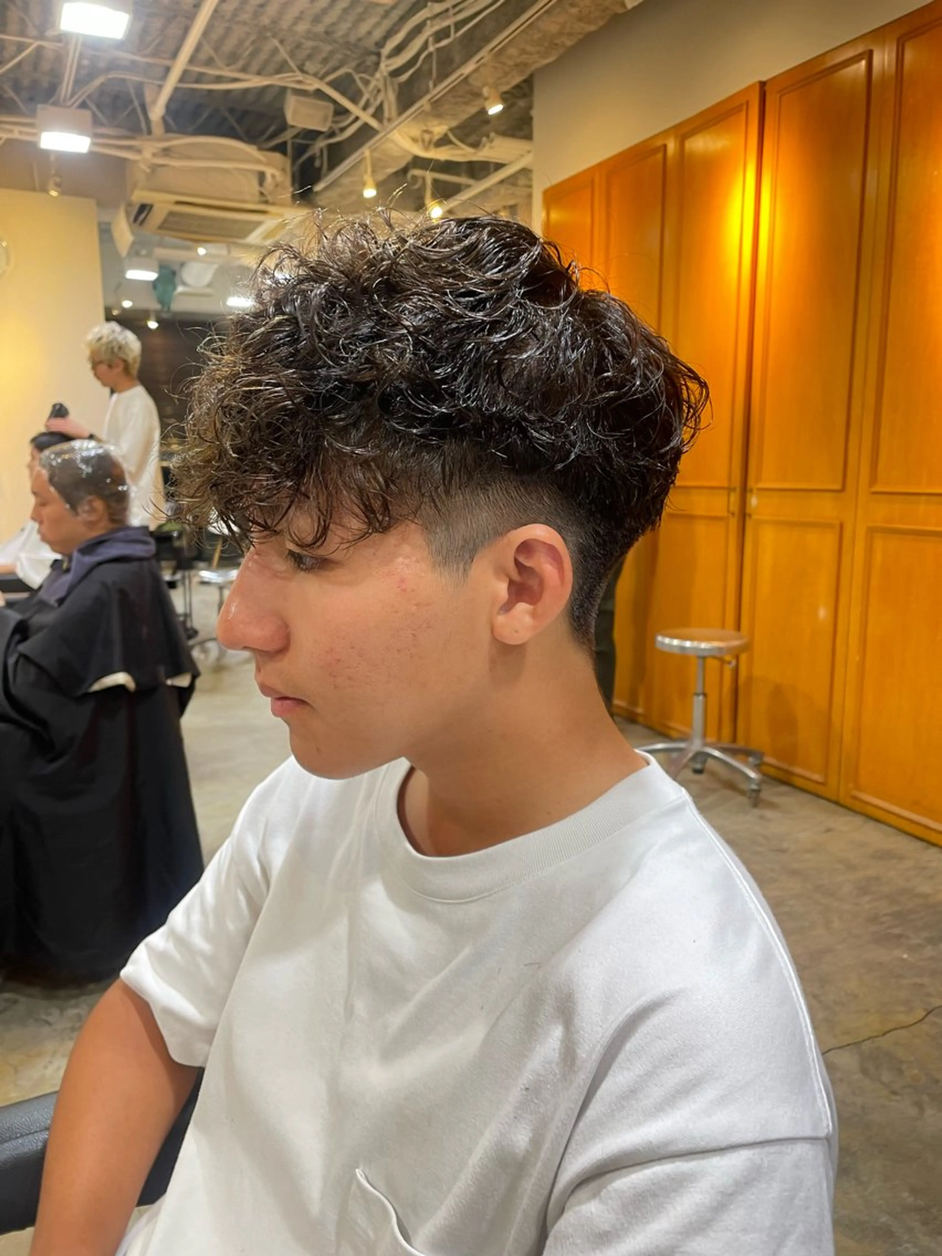 パーマ メンズ RIN／韓国ヘア レイヤーカットのヘアスタイル