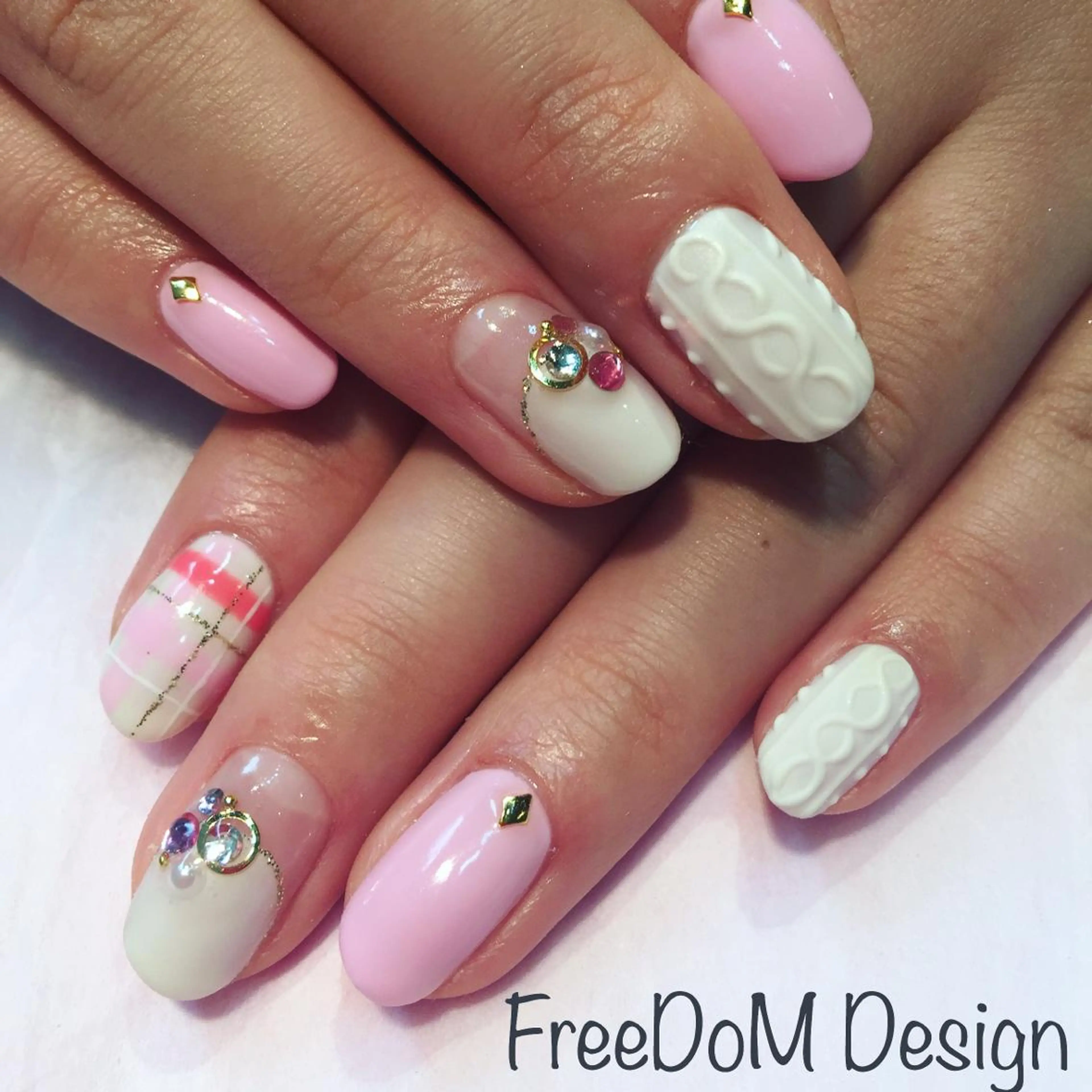 ネイル アートネイル ＦreeDoＭ   Design所属・W KUMIのネイルデザイン