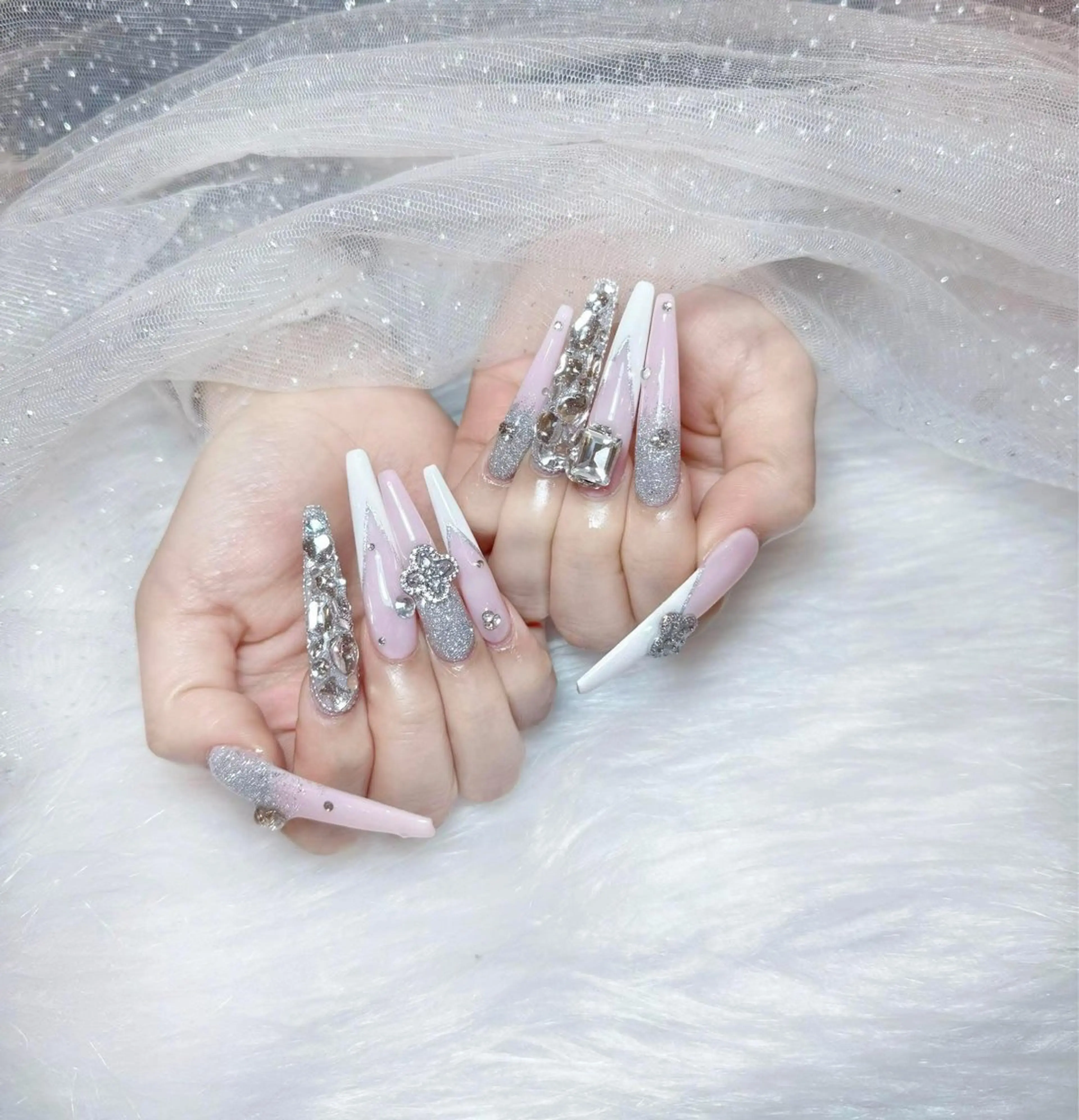 ネイル ハンドネイル Hi Beauty 渋谷(ネイル、ハイパーナイフ6、脂肪れいきゃく、マッサージ＆エステサロン)所属・Hi beauty 渋谷のネイルデザイン