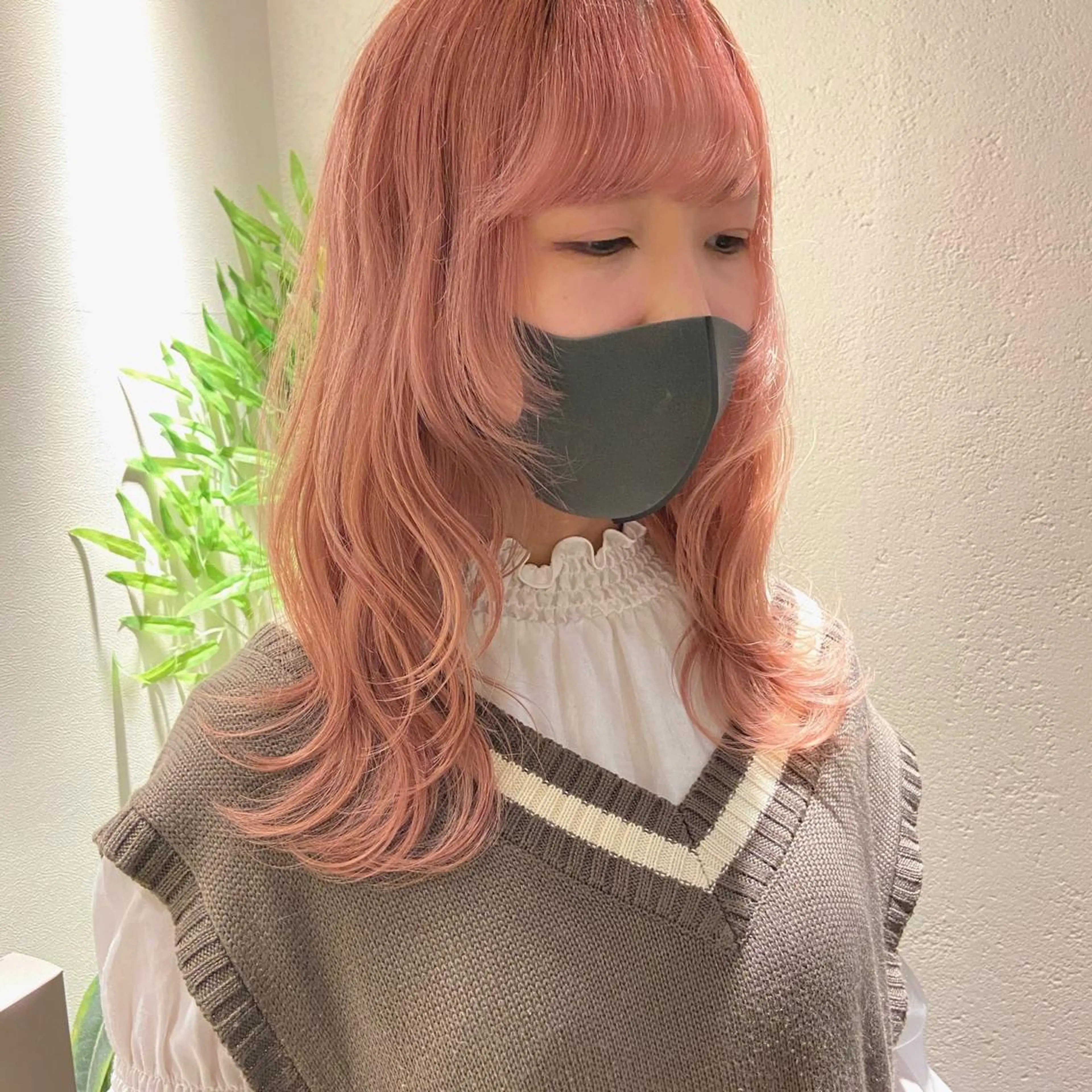 カラー カマチョ タイスのヘアスタイル