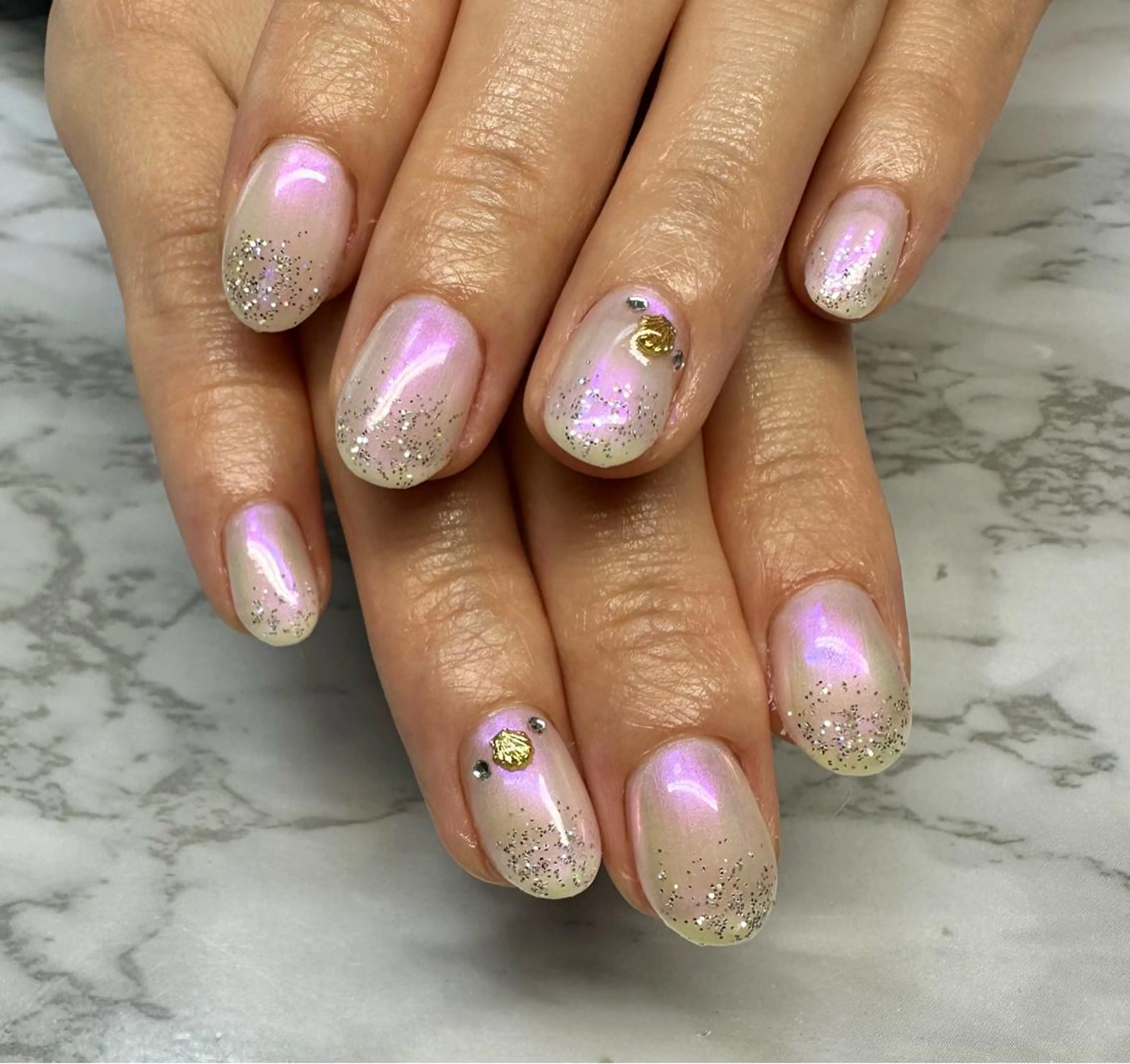 ネイル オーロラネイル 夏ネイル M.N_ nailのネイルデザイン