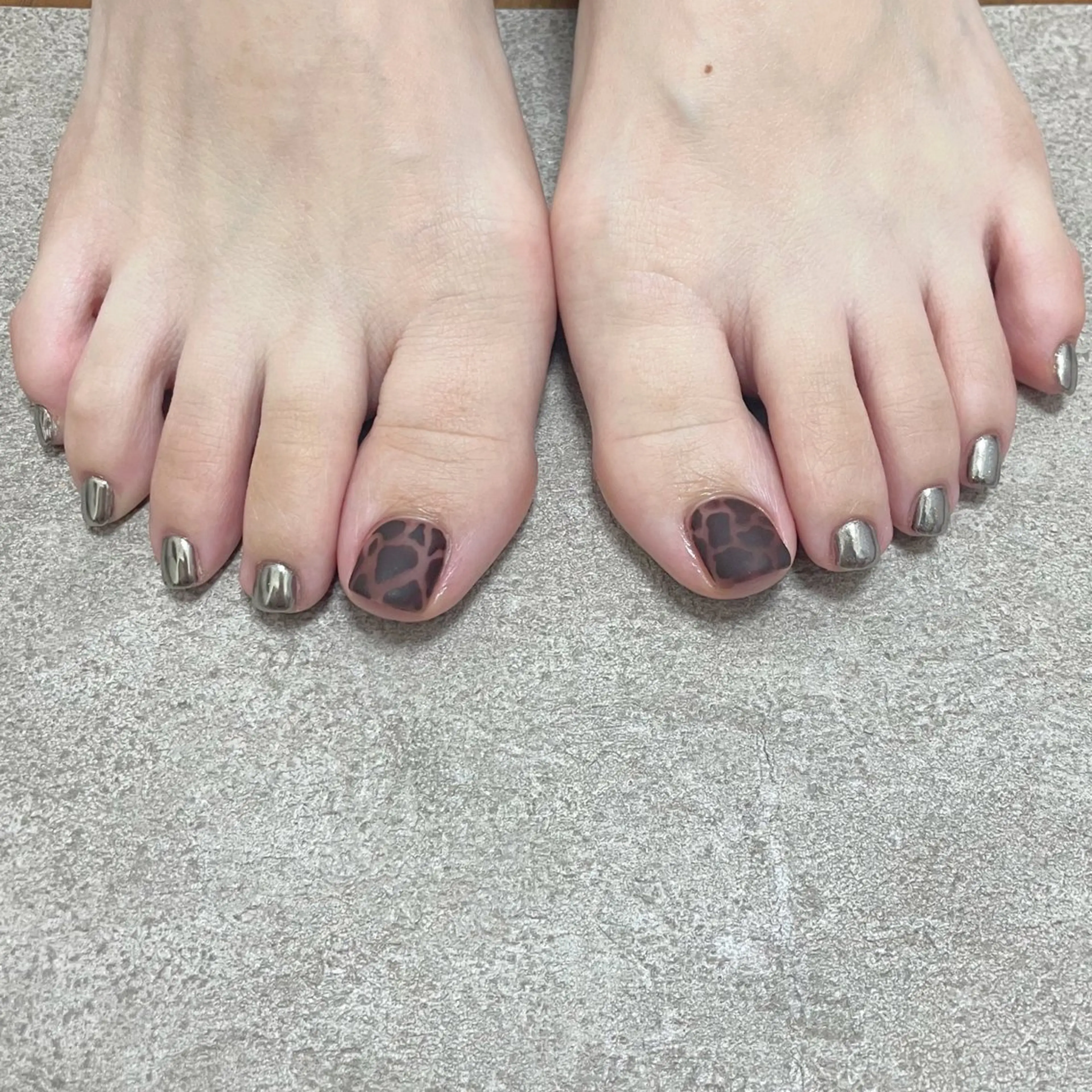 ネイル ミラーネイル ワンカラーネイル フットネイル nailroom DIASOMNIAのネイルデザイン