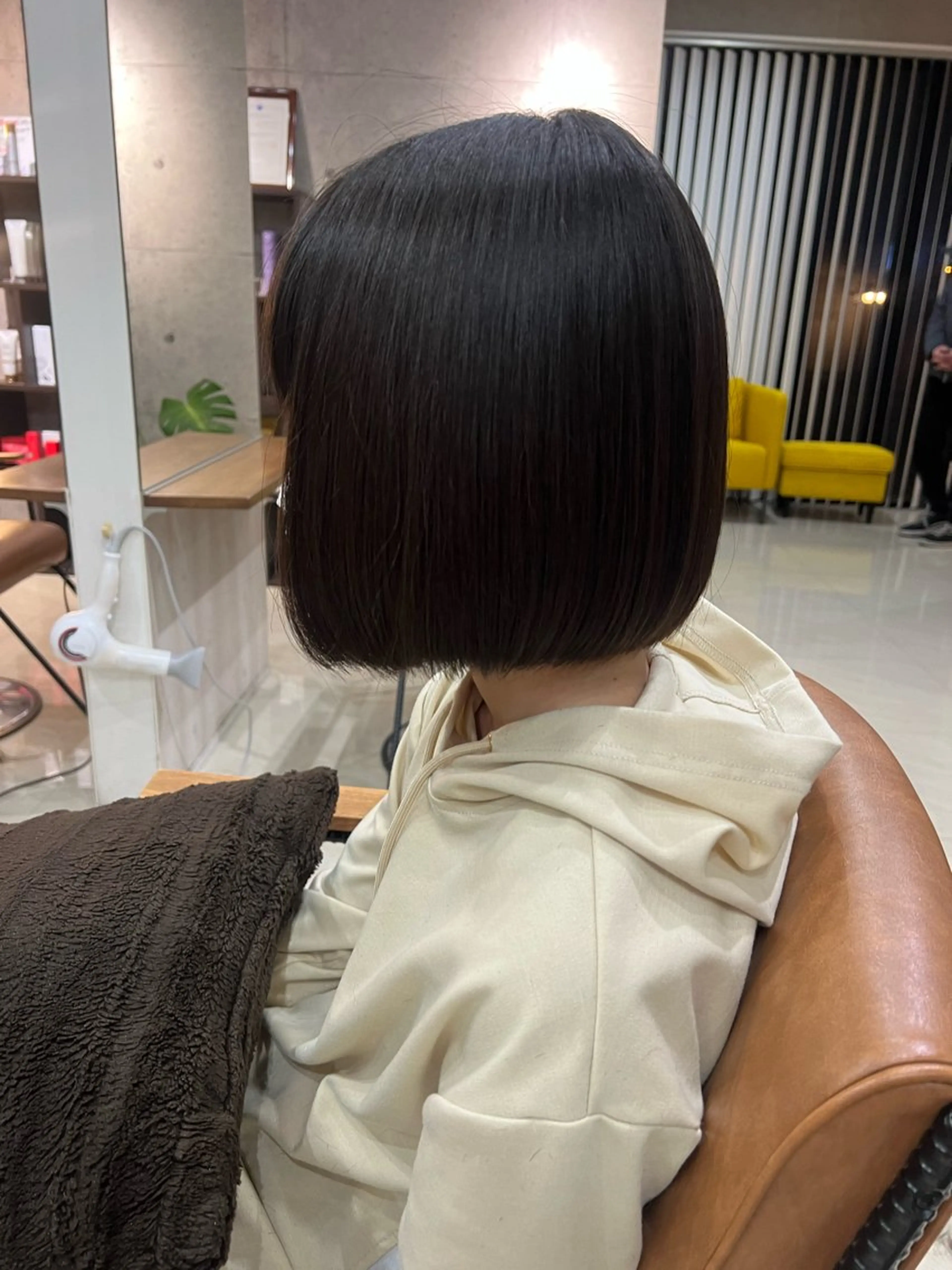 ショート ワンレンボブ ボブ カット 廣瀬 愛のヘアスタイル