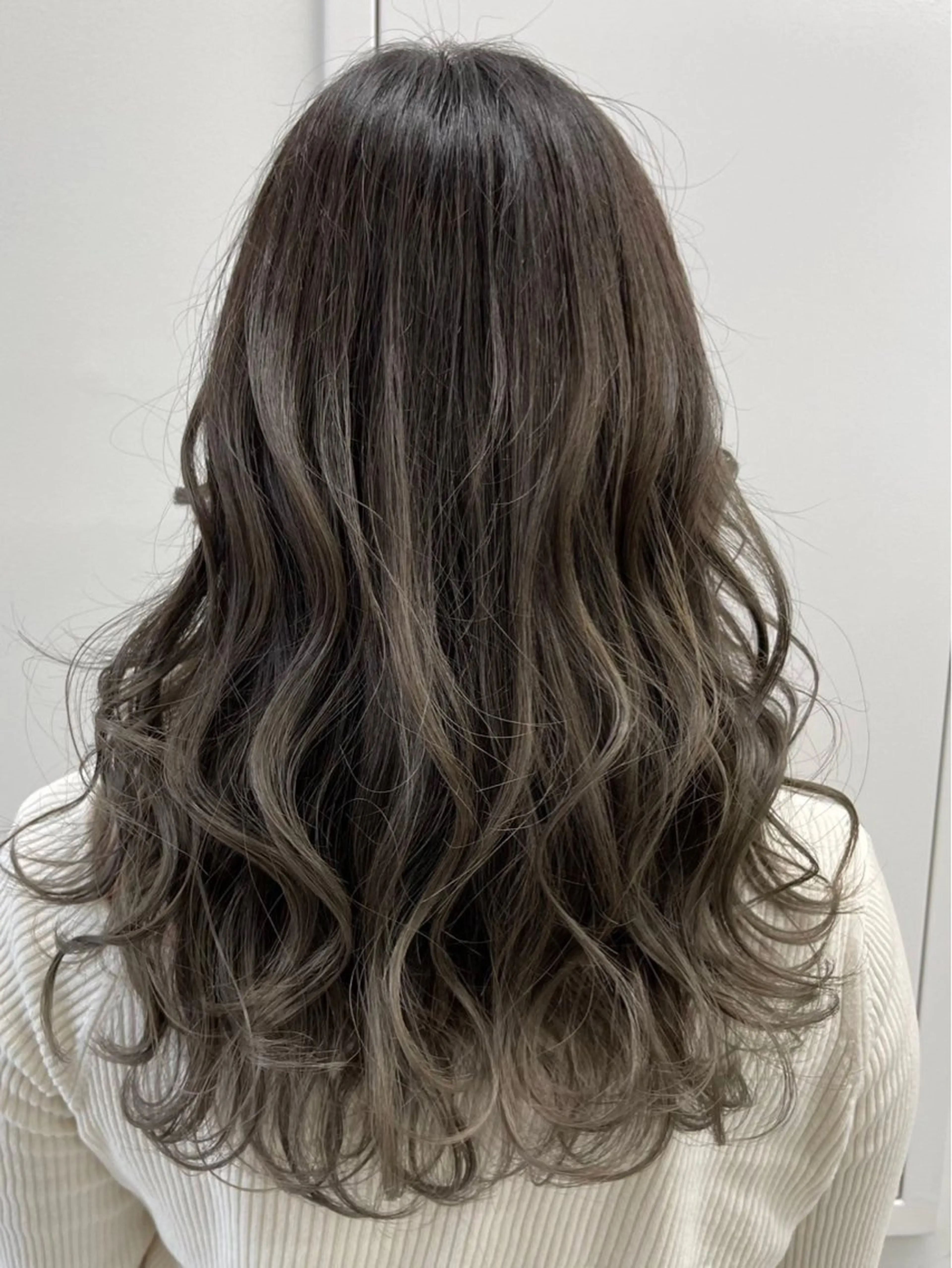 ロング ✨透明感艶カラー YUKI✨のヘアスタイル