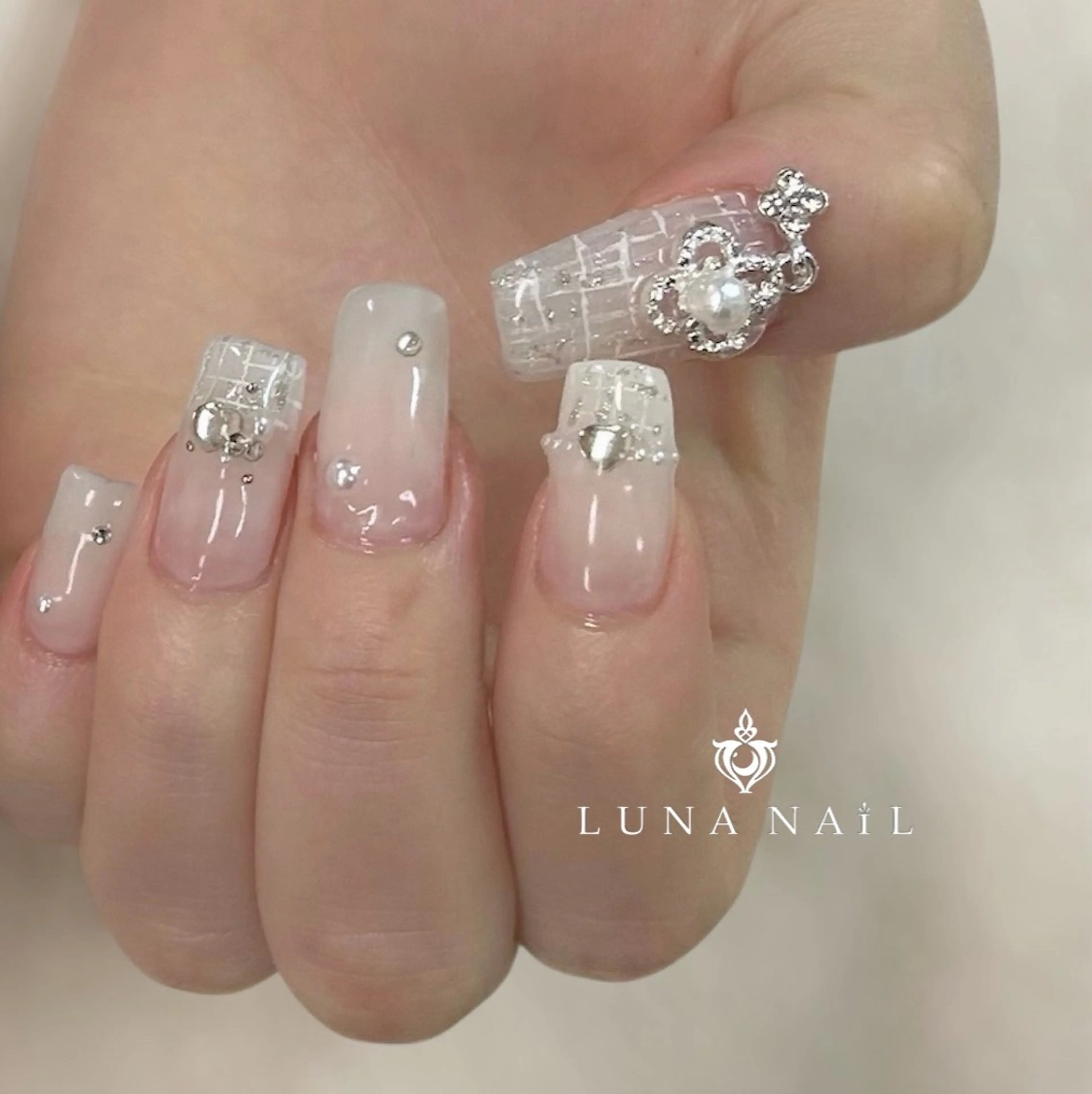 ネイル アトリエ　ミモザ所属・いまむら あかりのネイルデザイン