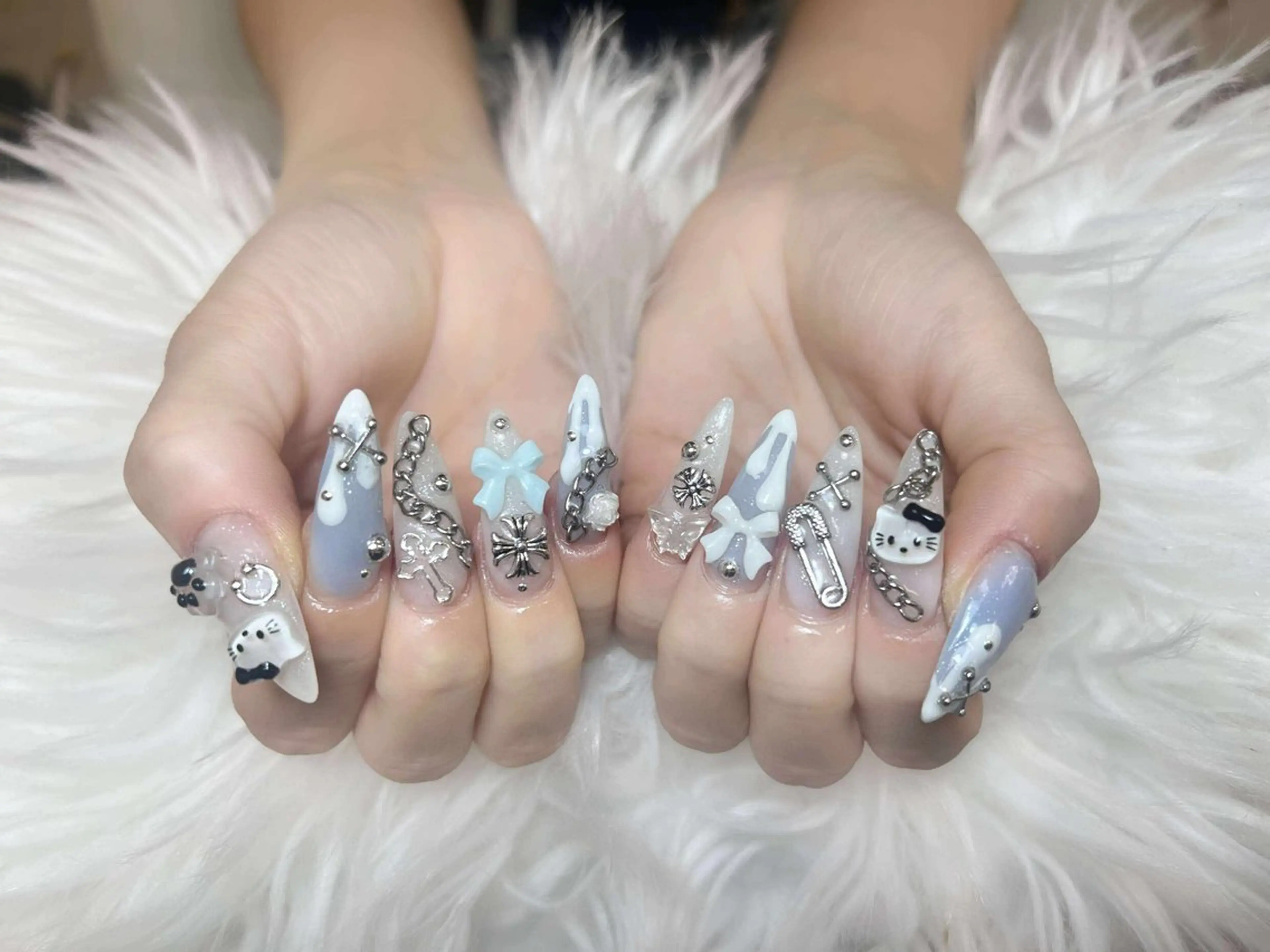 ネイル チークネイル 長さ出し フットネイル マグネットネイル 持ち込み ハンドネイル anh nail anne🤍のネイルデザイン