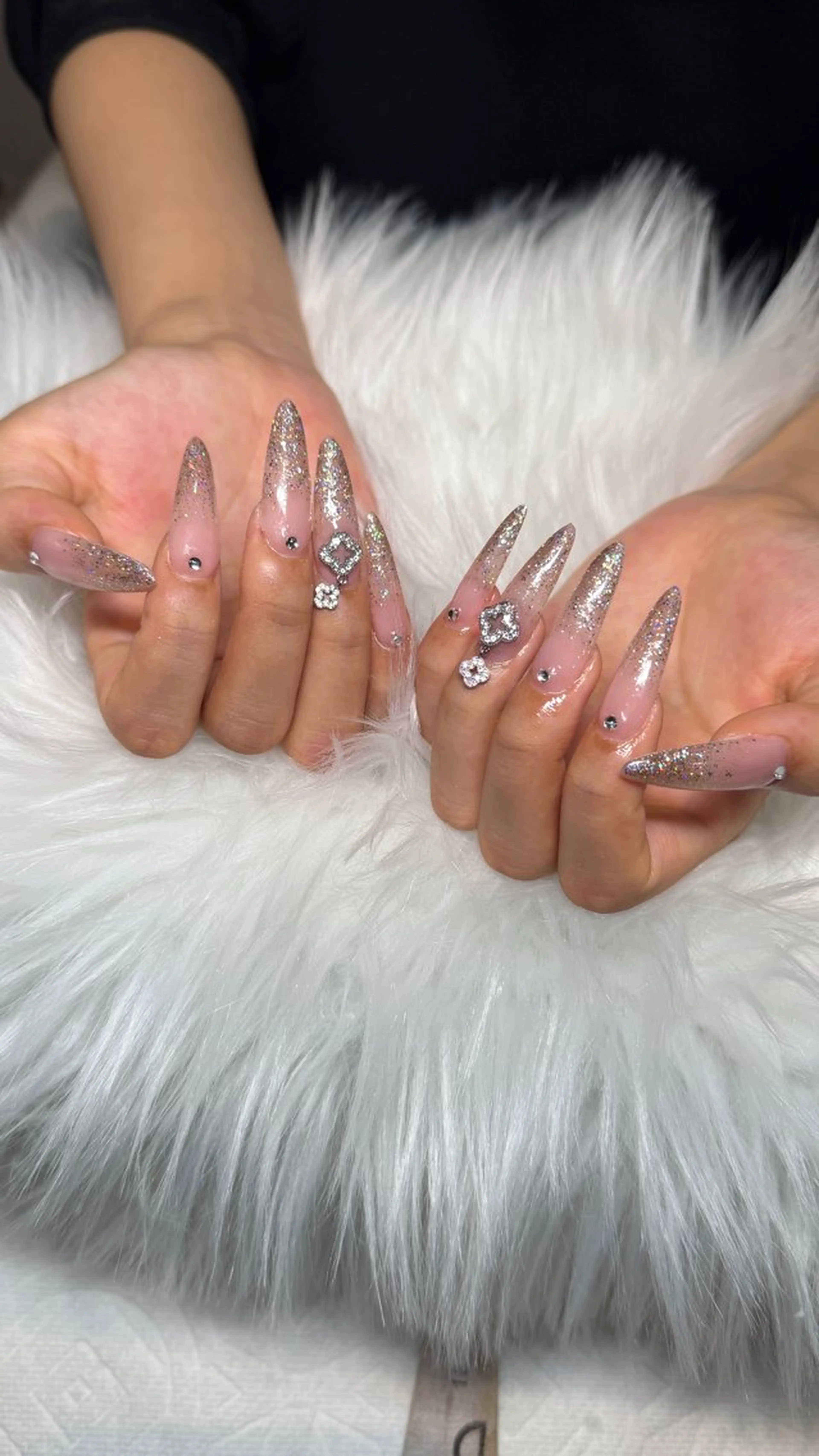 ネイル ラメ(グリッター) ラメグラデーション LuLu Nail Salon 関内所属・LuLu nail Janeyのネイルデザイン