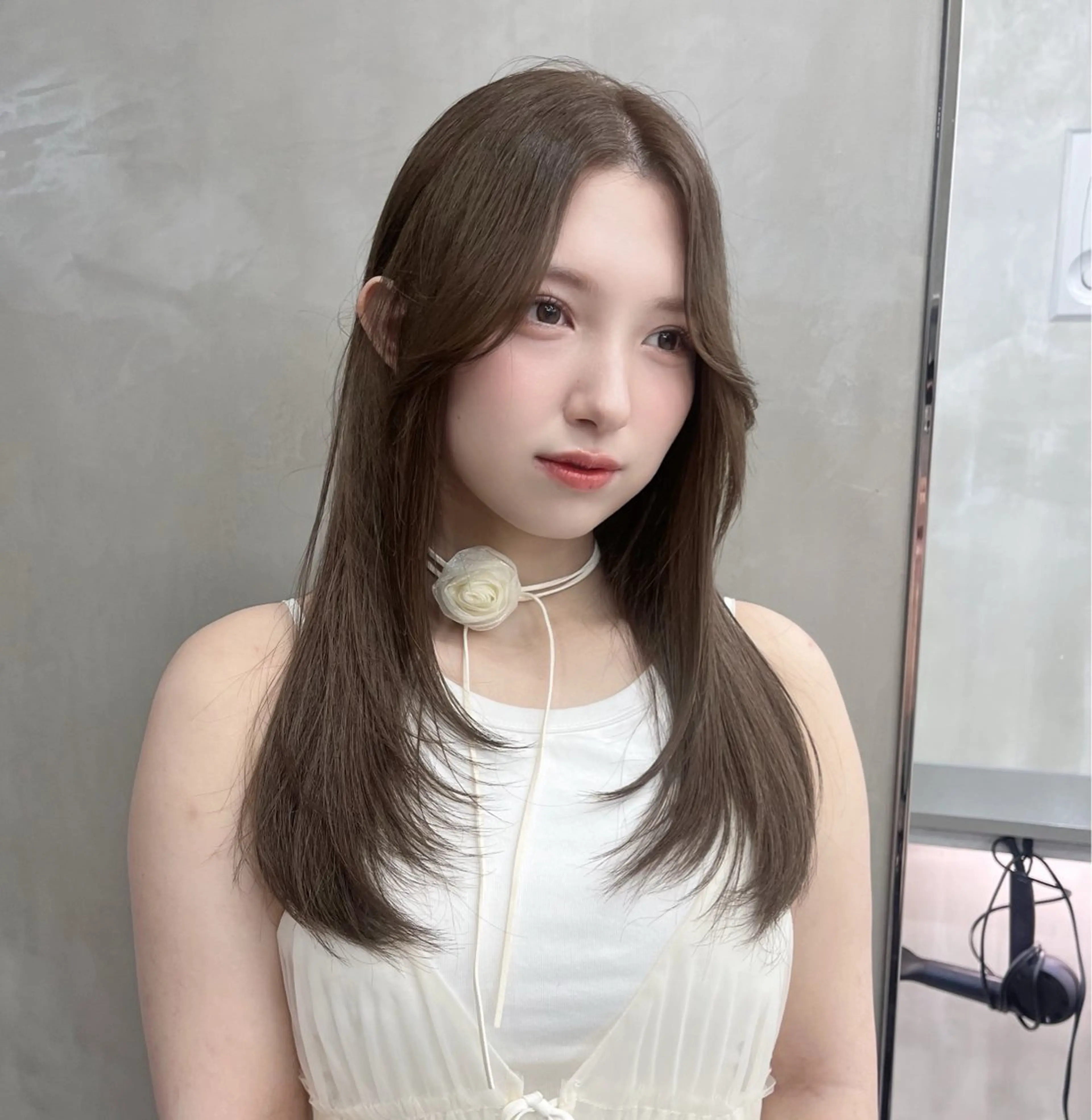 ロング カラー ブリーチ ダブルカラー ブリーチなしカラー レイヤーカット ナツミ/透明感カラー /酸性ストレートのヘアスタイル