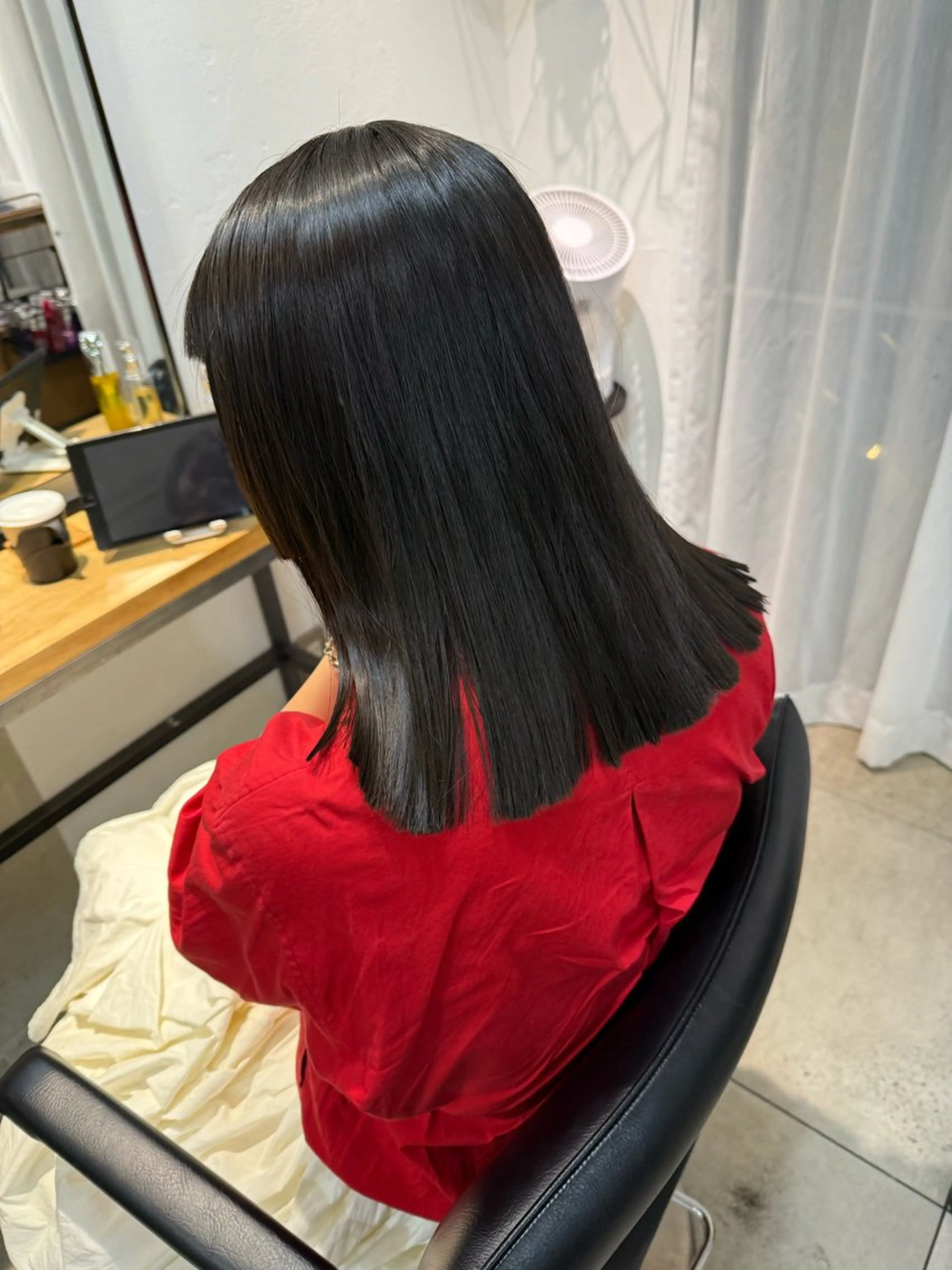 ミディアム カラー ミルクティー× グレージュMOMOのヘアスタイル