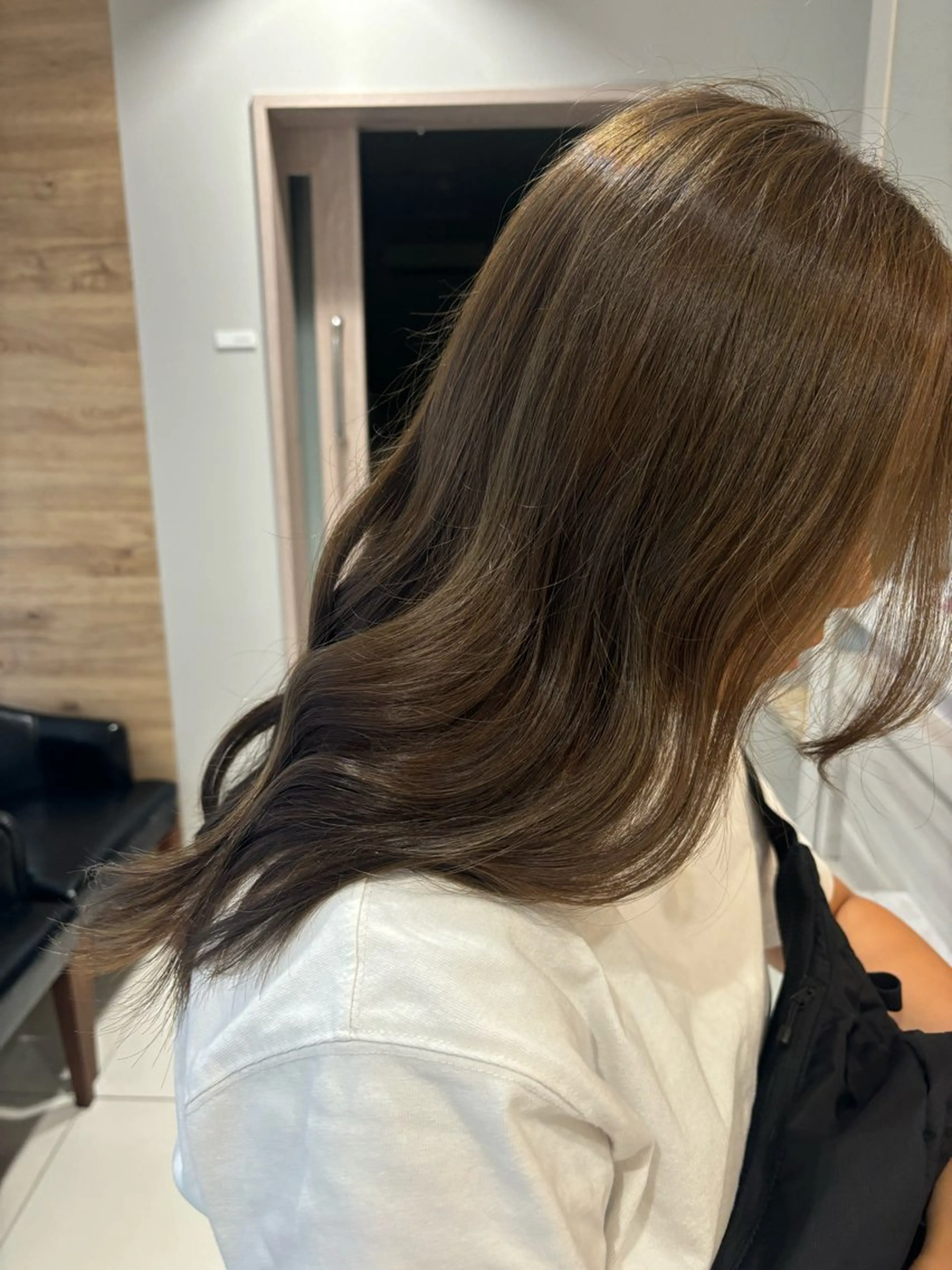 ミディアム 上河 綾樺のヘアスタイル