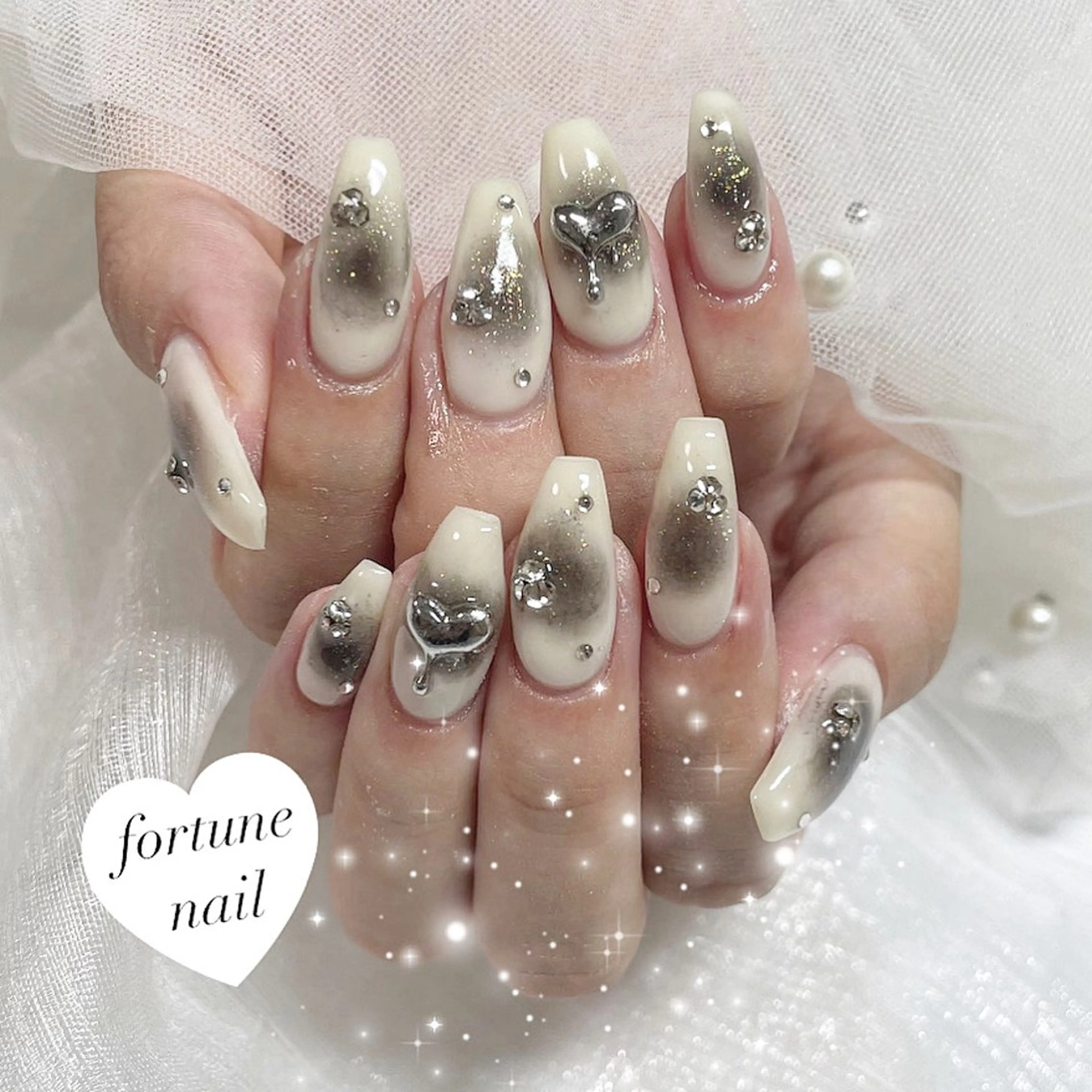 ネイル チークネイル ガーリー ハンドネイル ☆saori ☆のネイルデザイン