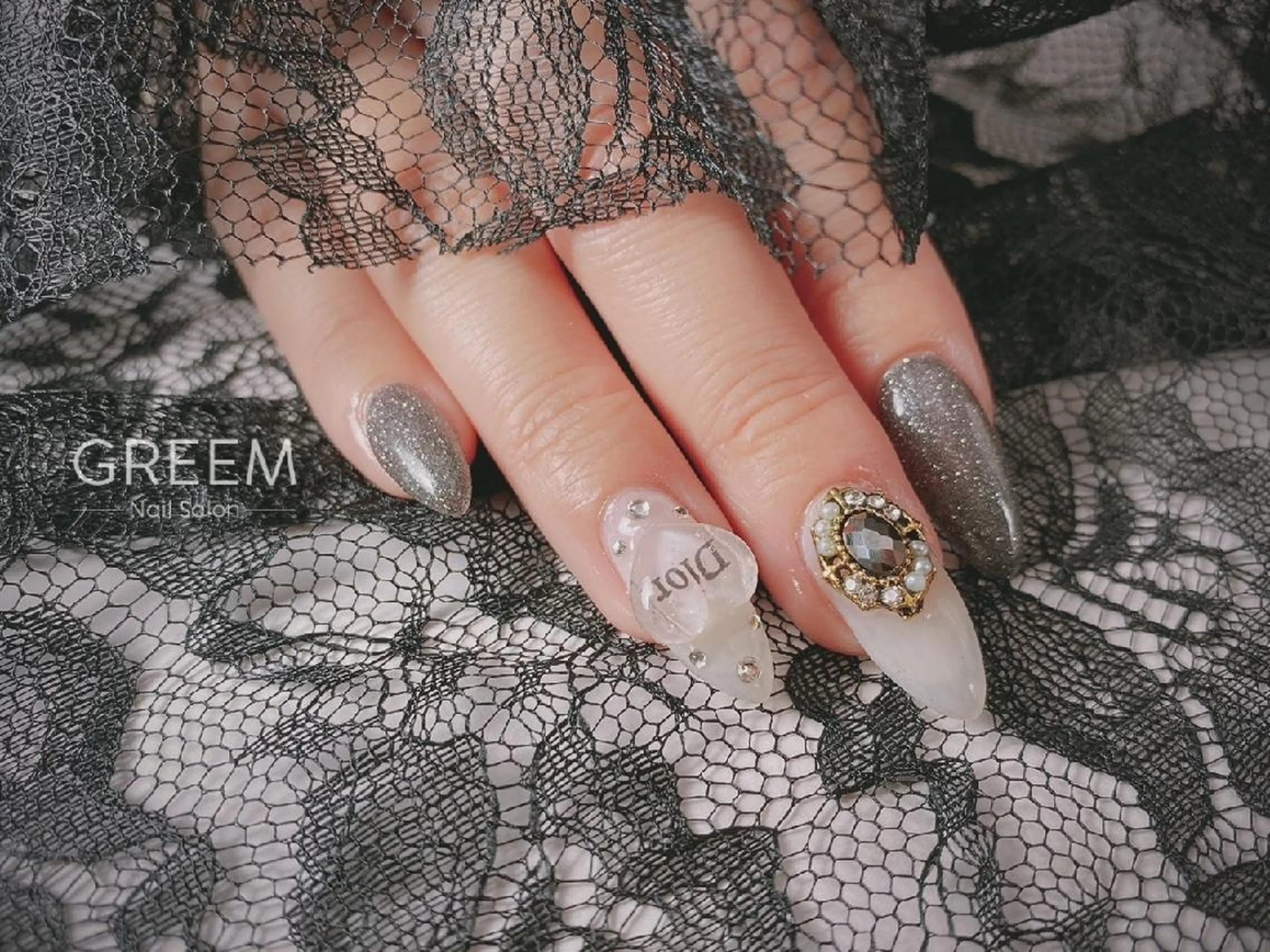 ネイル アニマル柄 フラッシュネイル ジェルネイル ラメ(グリッター) マグネットネイル フットネイル GREEM グリームのネイルデザイン