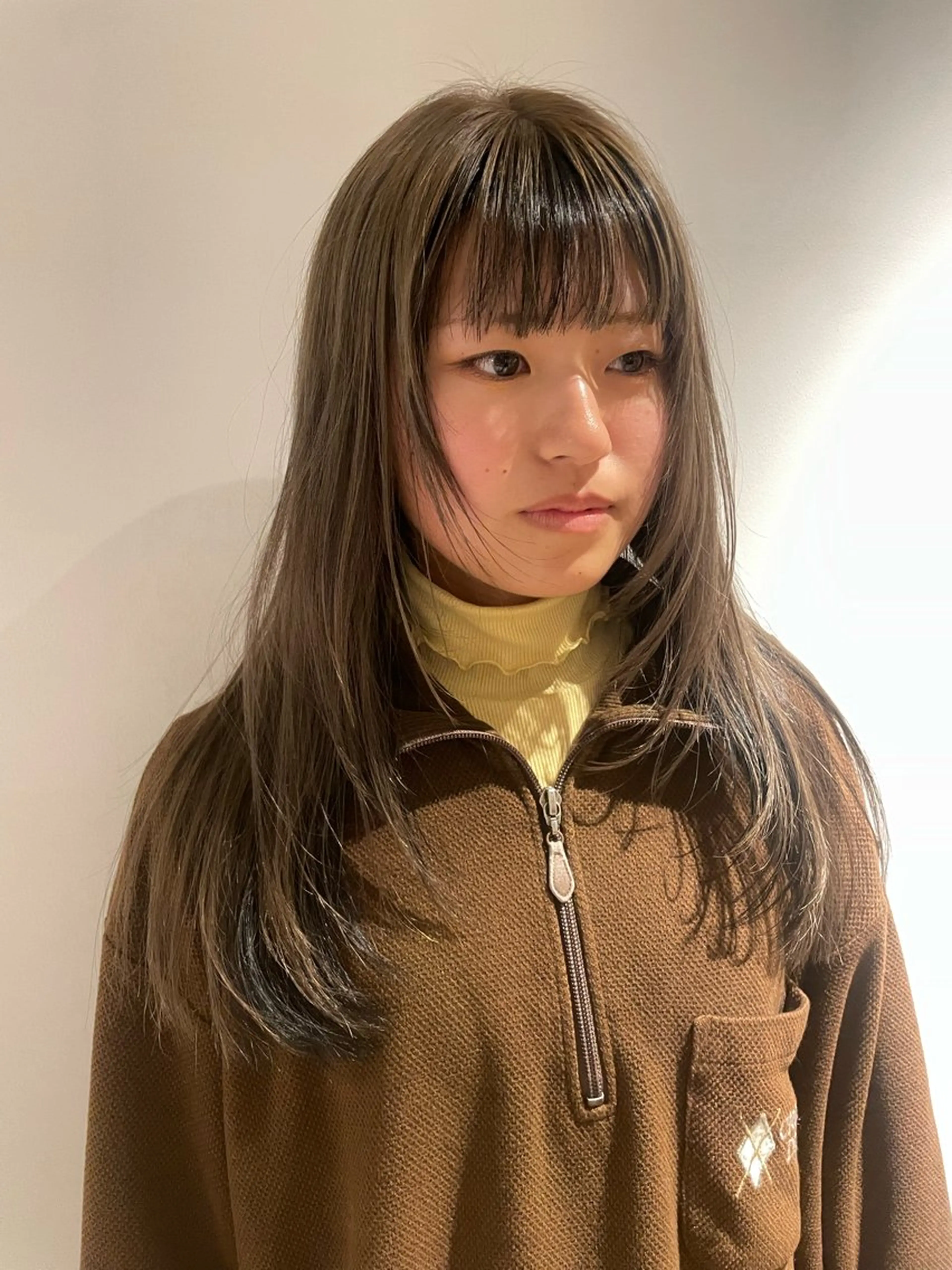 ロング 顔まわりレイヤー 顔周りカット レイヤーカット 🤍透明感カラー/ レイヤー/SUのヘアスタイル