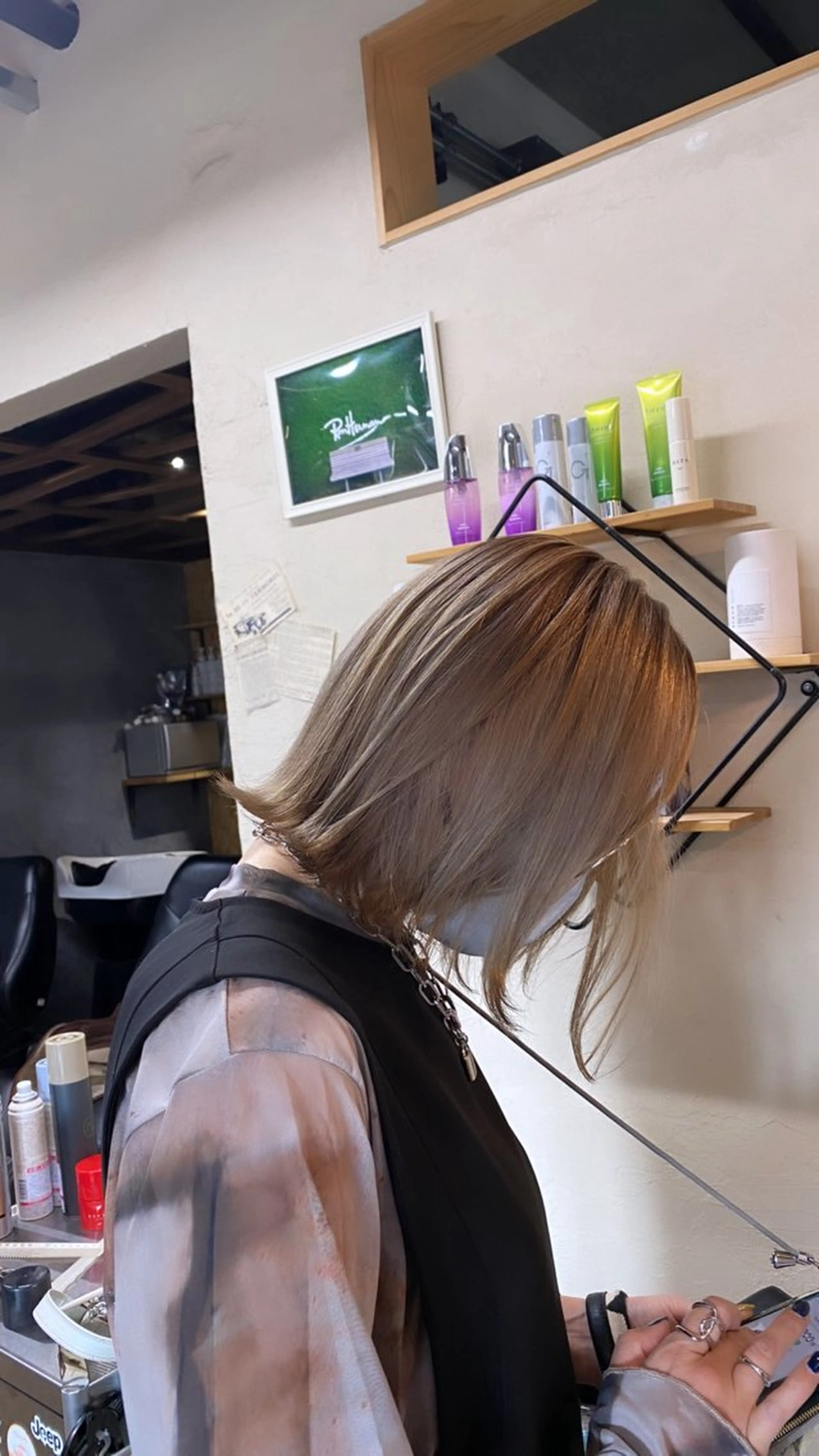 ミディアム カラー ブリーチ ケアブリーチ グレージュ ミルクティーグレージュ ヘアカラー トリートメント SUONO所属・ブリーチムラ修正 /ハイトーン/青砥大のヘアスタイル