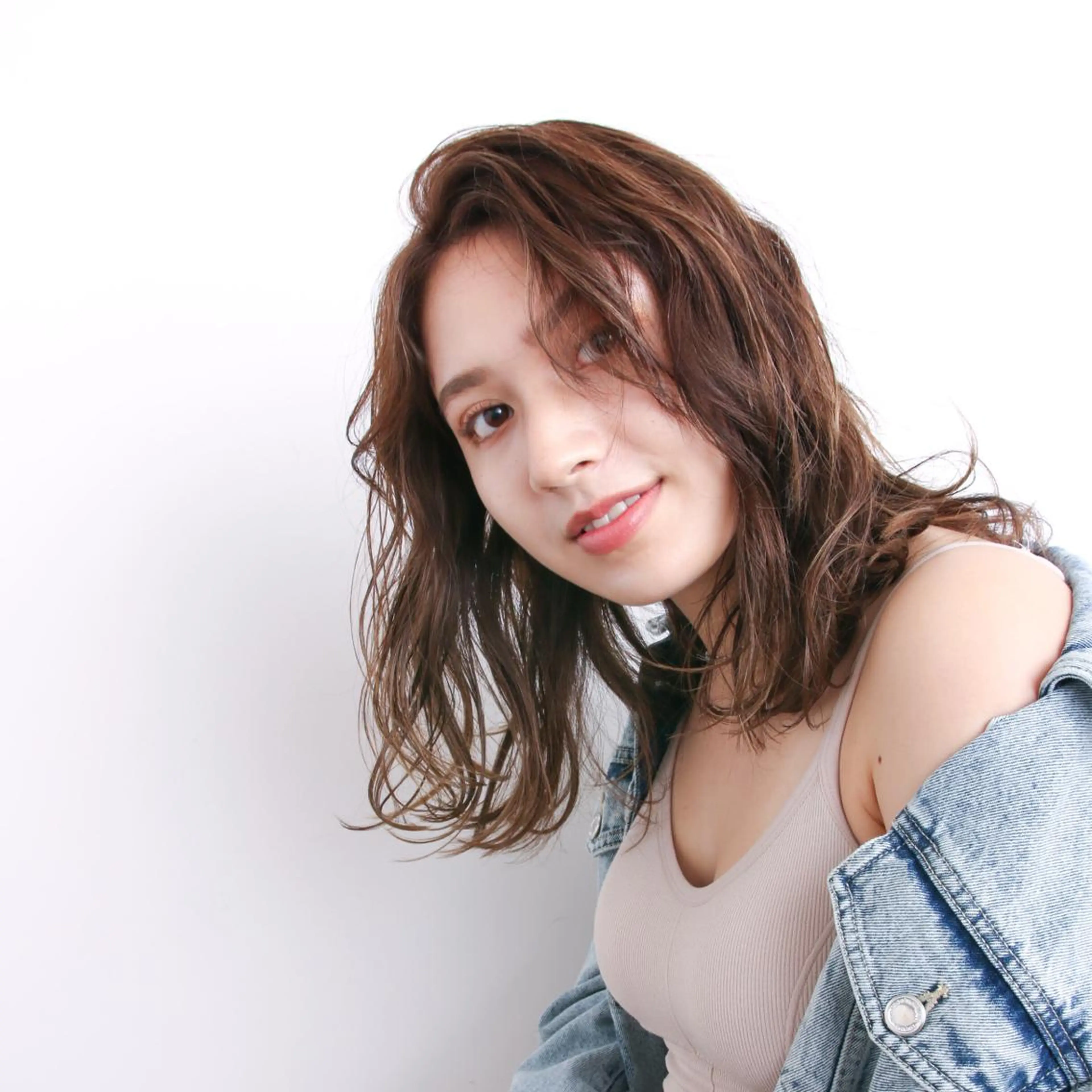 ミディアム カラー パーマ ツイスパ/波巻き対応 メンズ特化　石川愛理のヘアスタイル