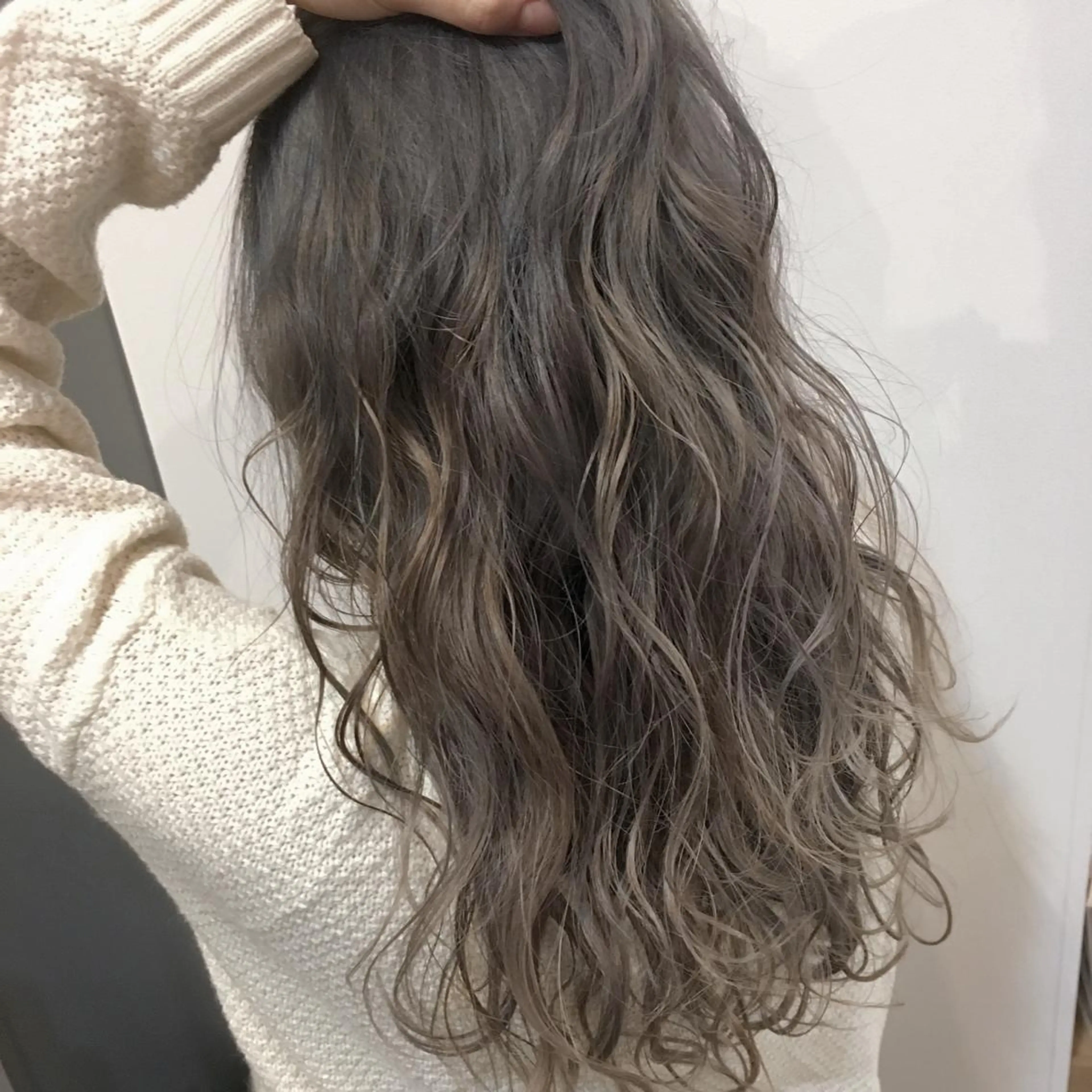 セミロング カラー パーマ ヘアアレンジ キッズ ワンレンボブ シールエクステ ベージュカラー 透明感カラー ダブルカラー カット ヘアカラー トリートメント say.所属・ブリーチカラー🔥 パーマ【佐々木凌平】のヘアスタイル