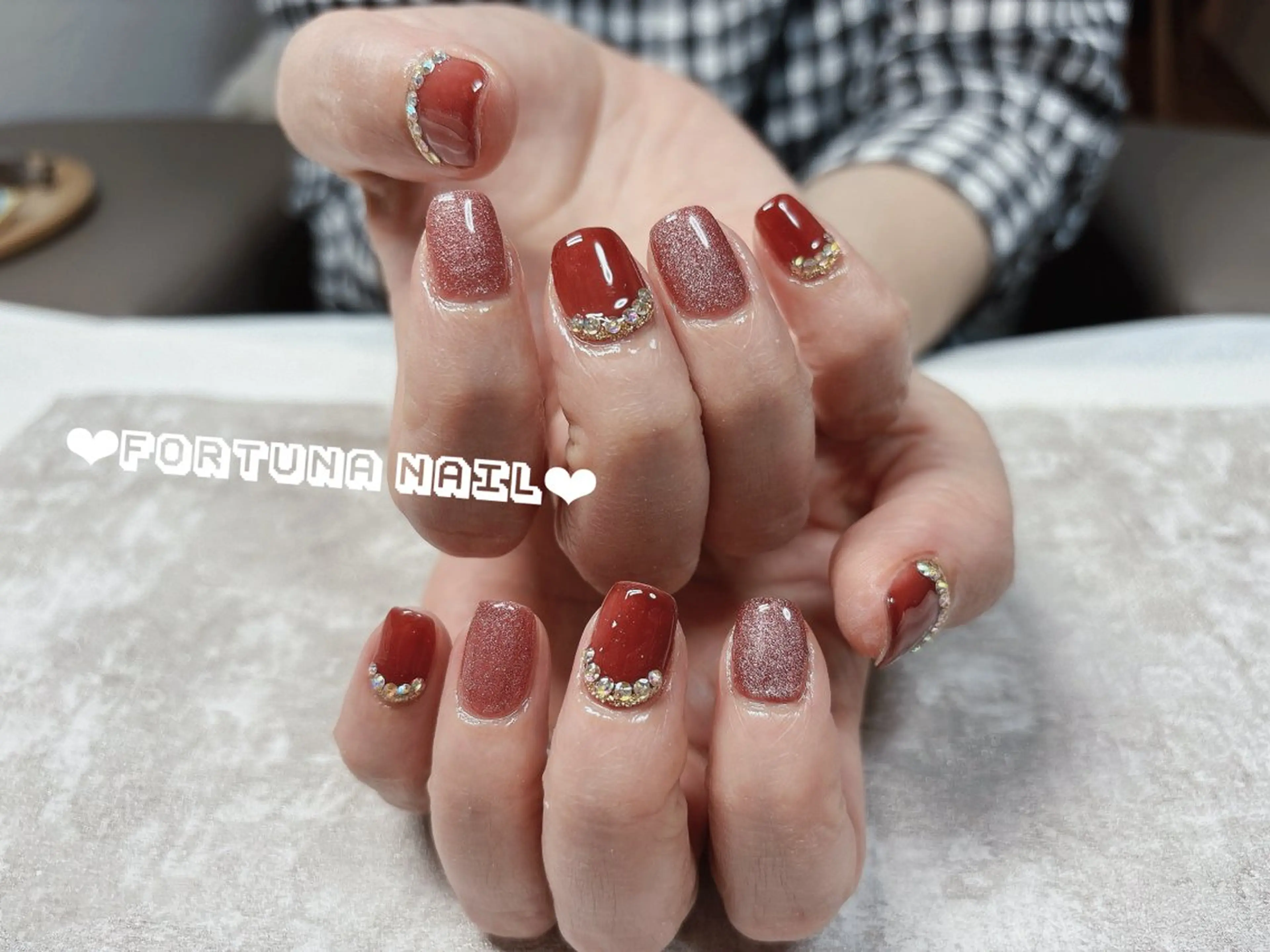 ハンドネイル Nail •Head スパFortunaのネイルデザイン