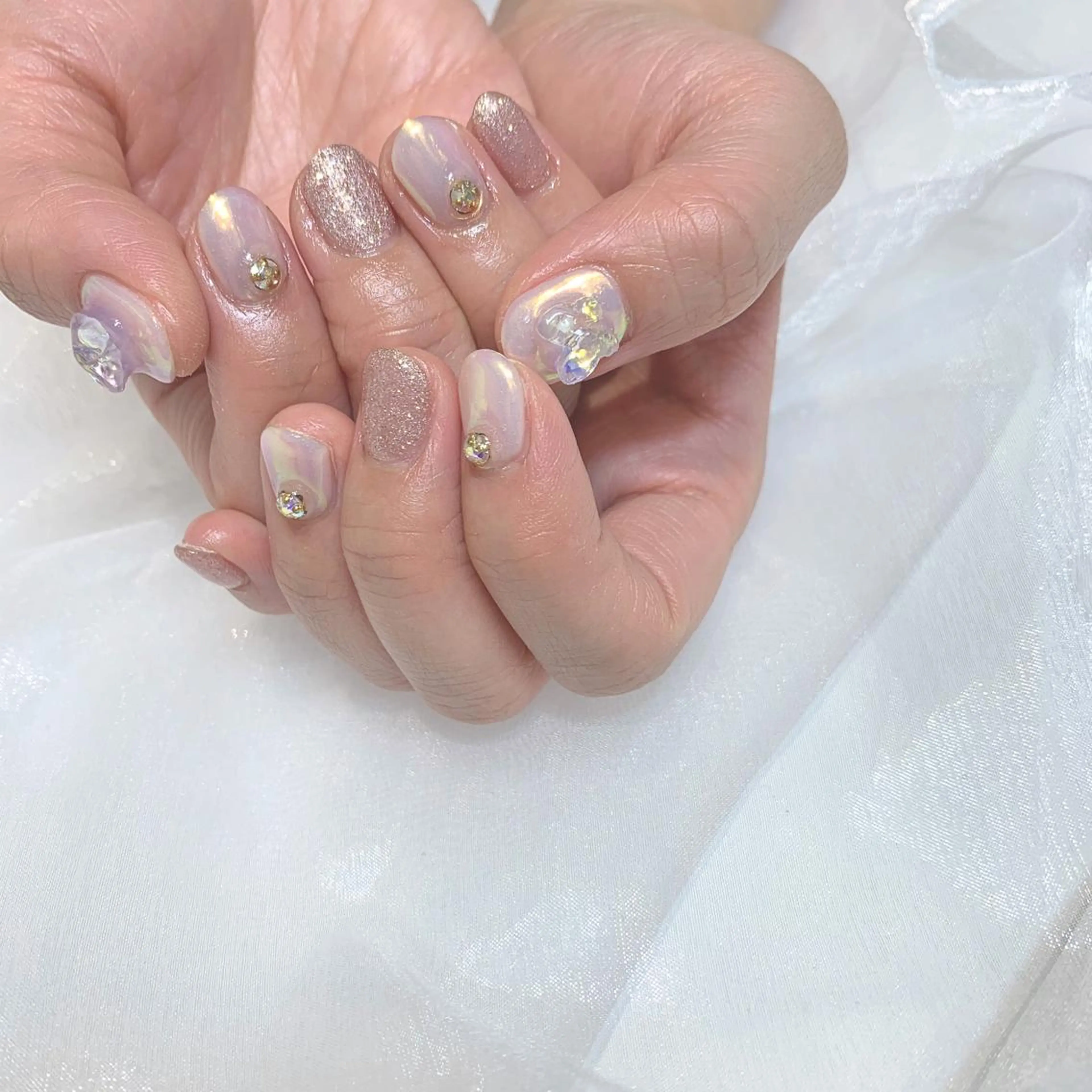 ネイル オーロラネイル 氷ネイル・うるうるネイル Kanon 🤍のネイルデザイン