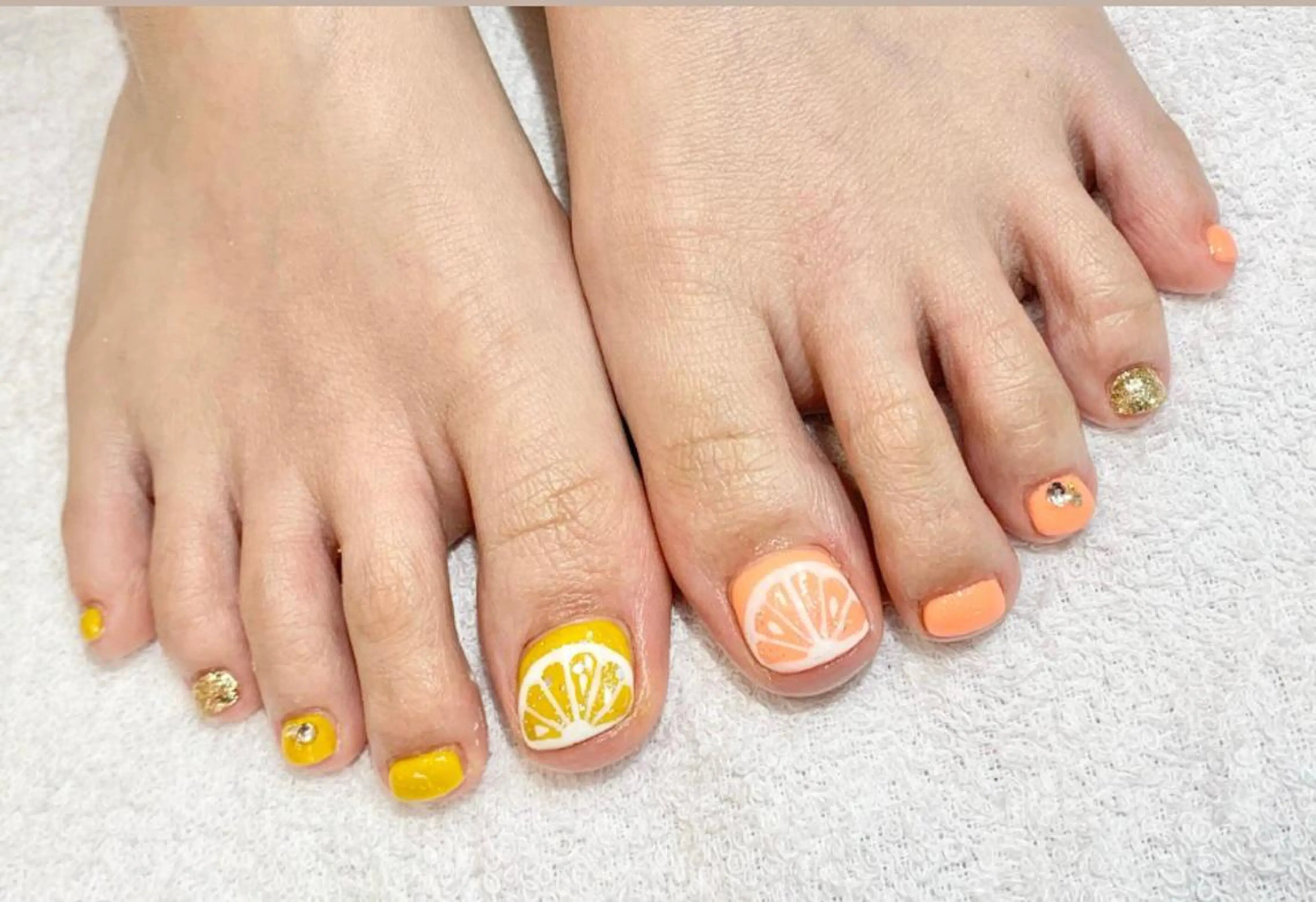 ネイル フットネイル 🌙都岡 ムーンネイルのネイルデザイン