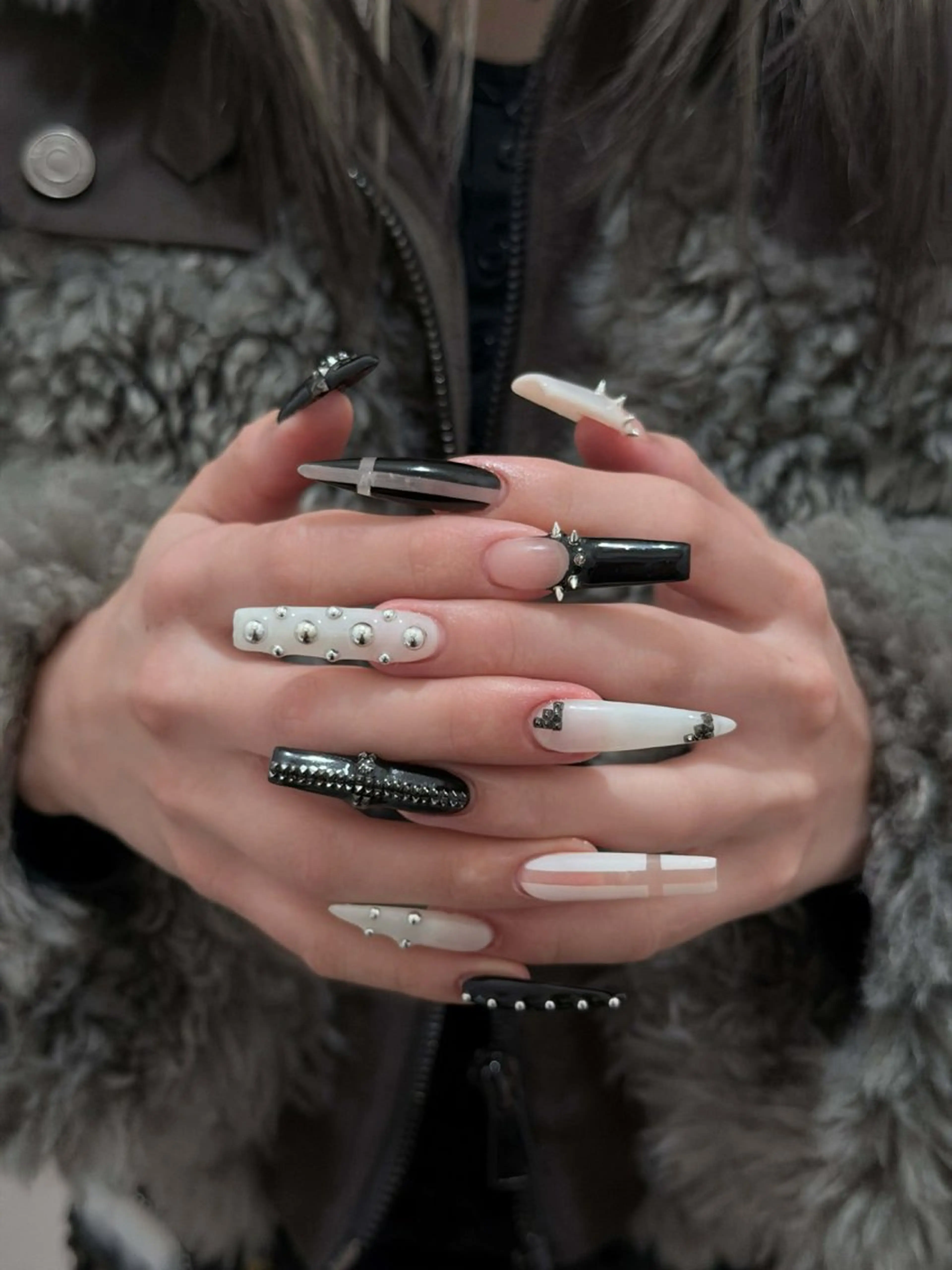 ネイル オーロラネイル ボルドー ブラウン 氷ネイル・うるうるネイル キラキラネイル ハンドネイル Julli NailStudioのネイルデザイン