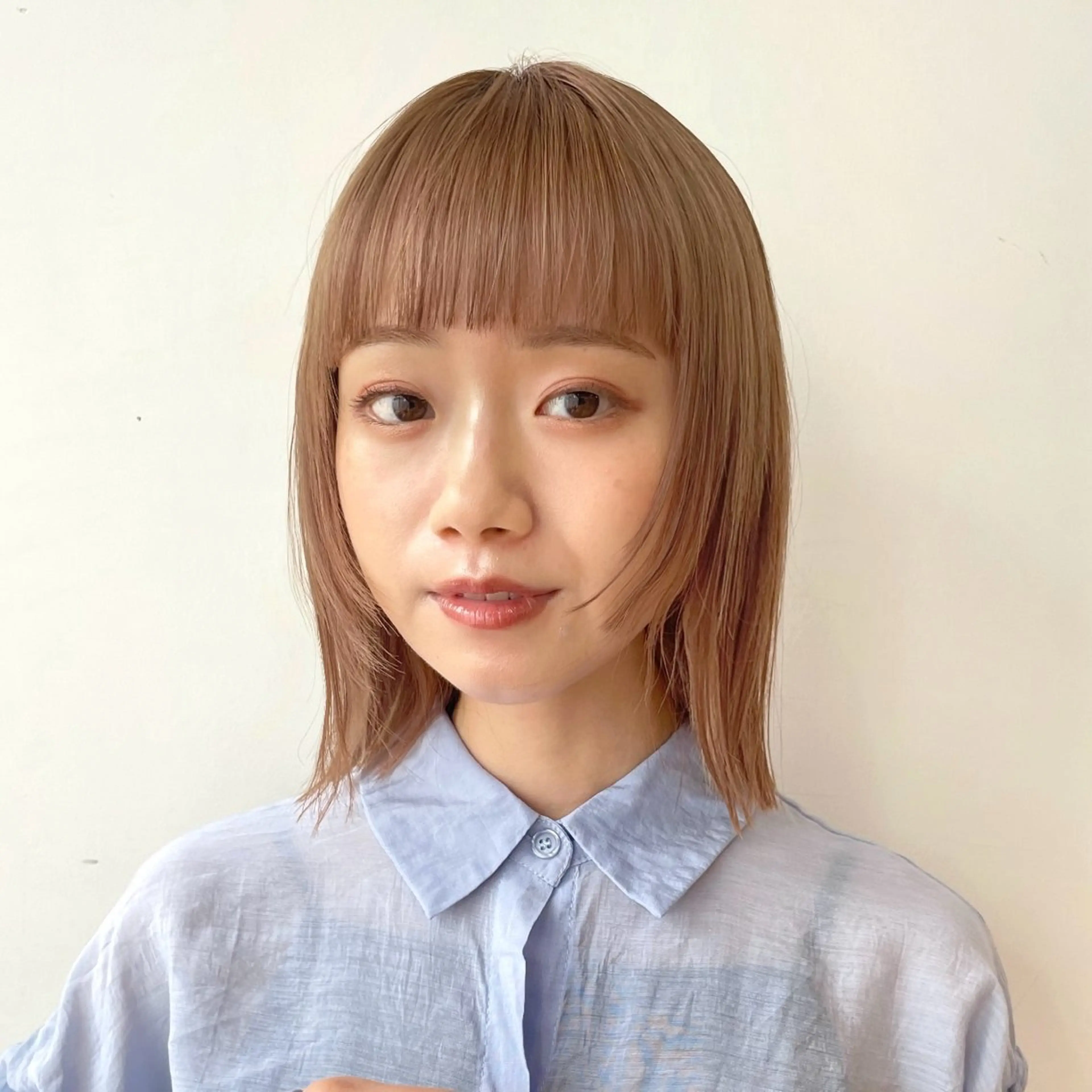 ミディアム カラー ベージュカラー ボブ 顔まわりレイヤー レイヤーカット カット ヘアカラー トリートメント 顔まわり/レイヤー/ 透明感/まいな🥨のヘアスタイル