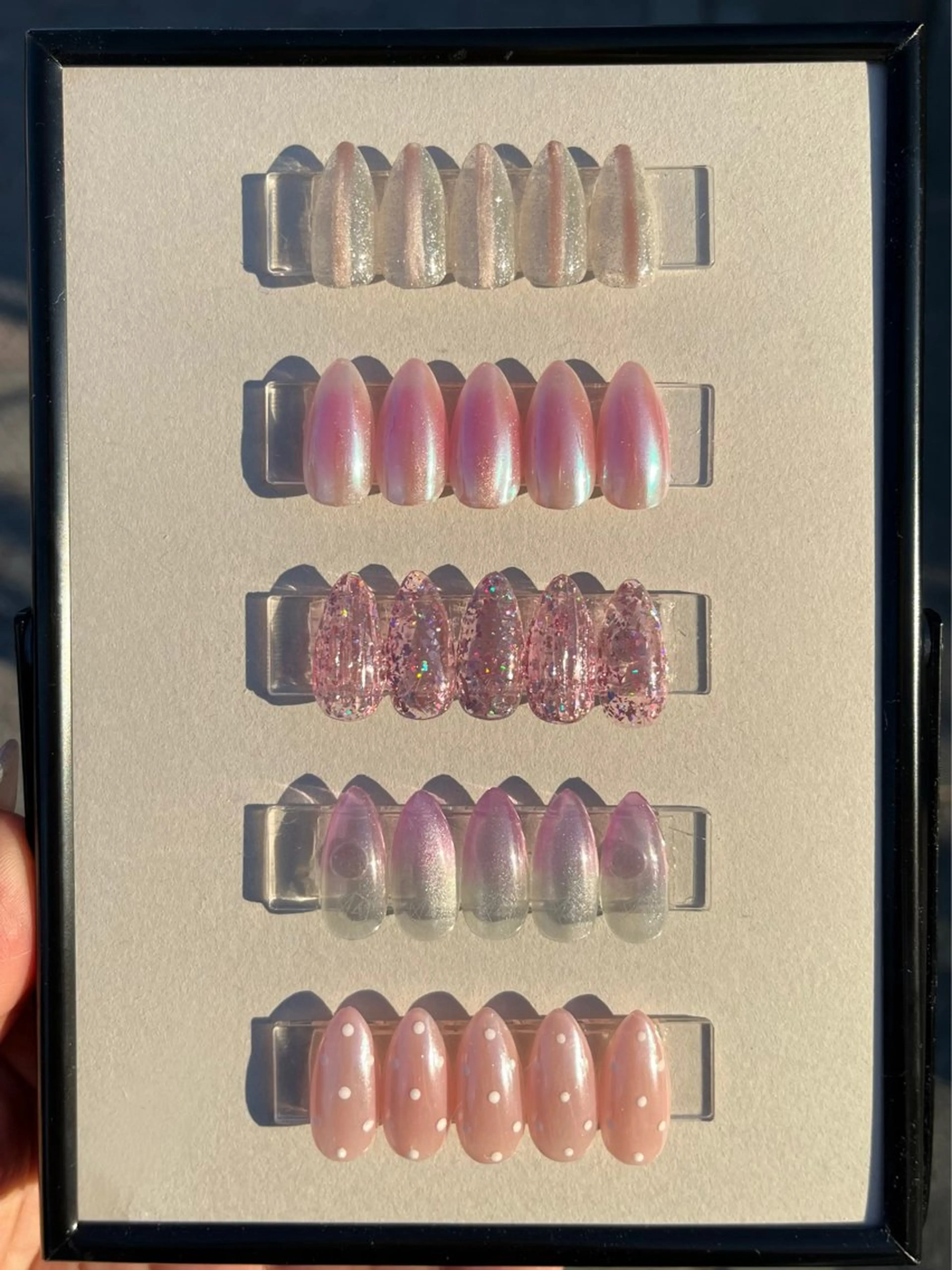 ネイル 氷ネイル・うるうるネイル キラキラネイル マグネットネイル ワンカラーネイル スカルプネイル nine.🦋 YUKOのネイルデザイン