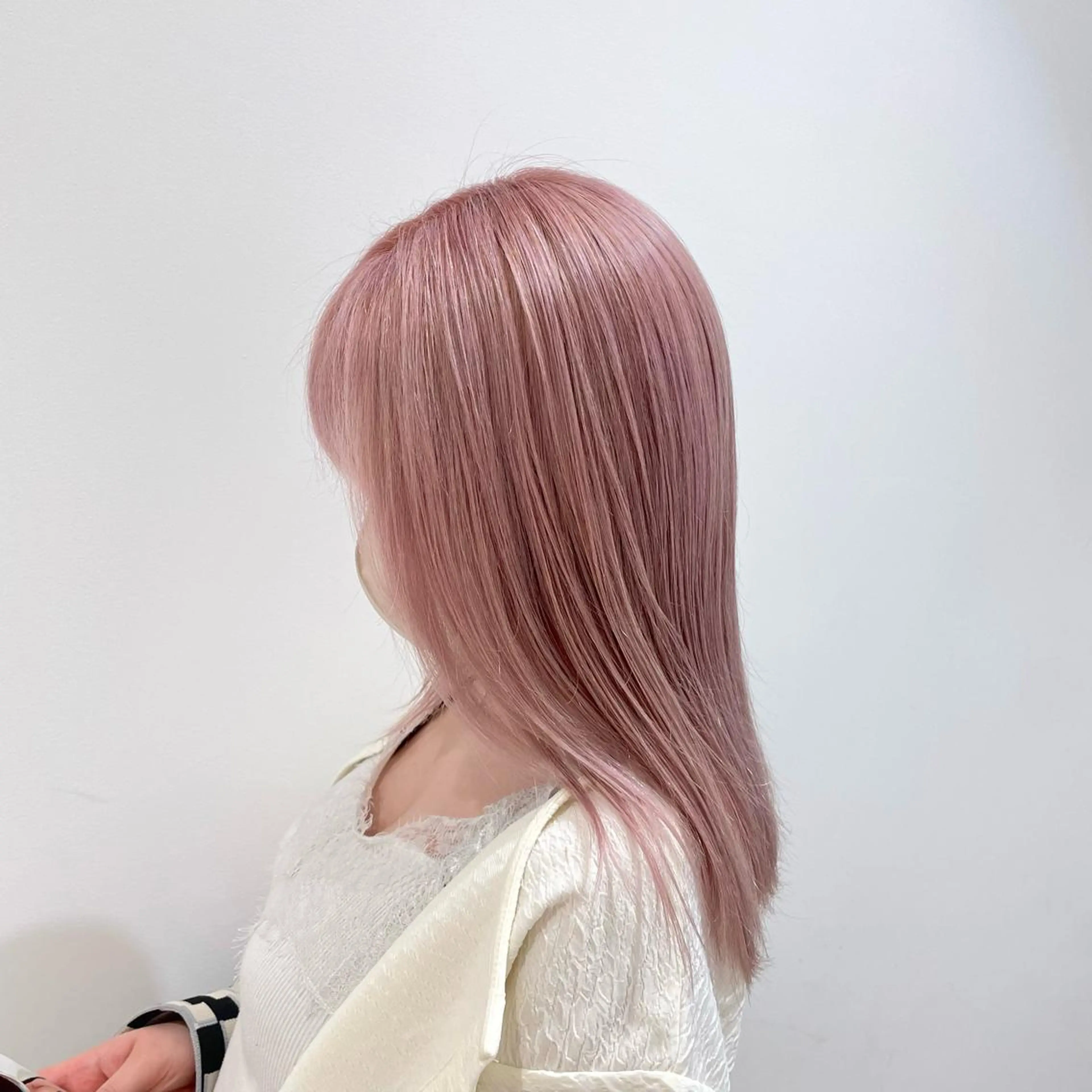 ミディアム カラー ピンクカラー ホワイトピンク レイヤー/ハイトーン 🫧‪Erikaのヘアスタイル