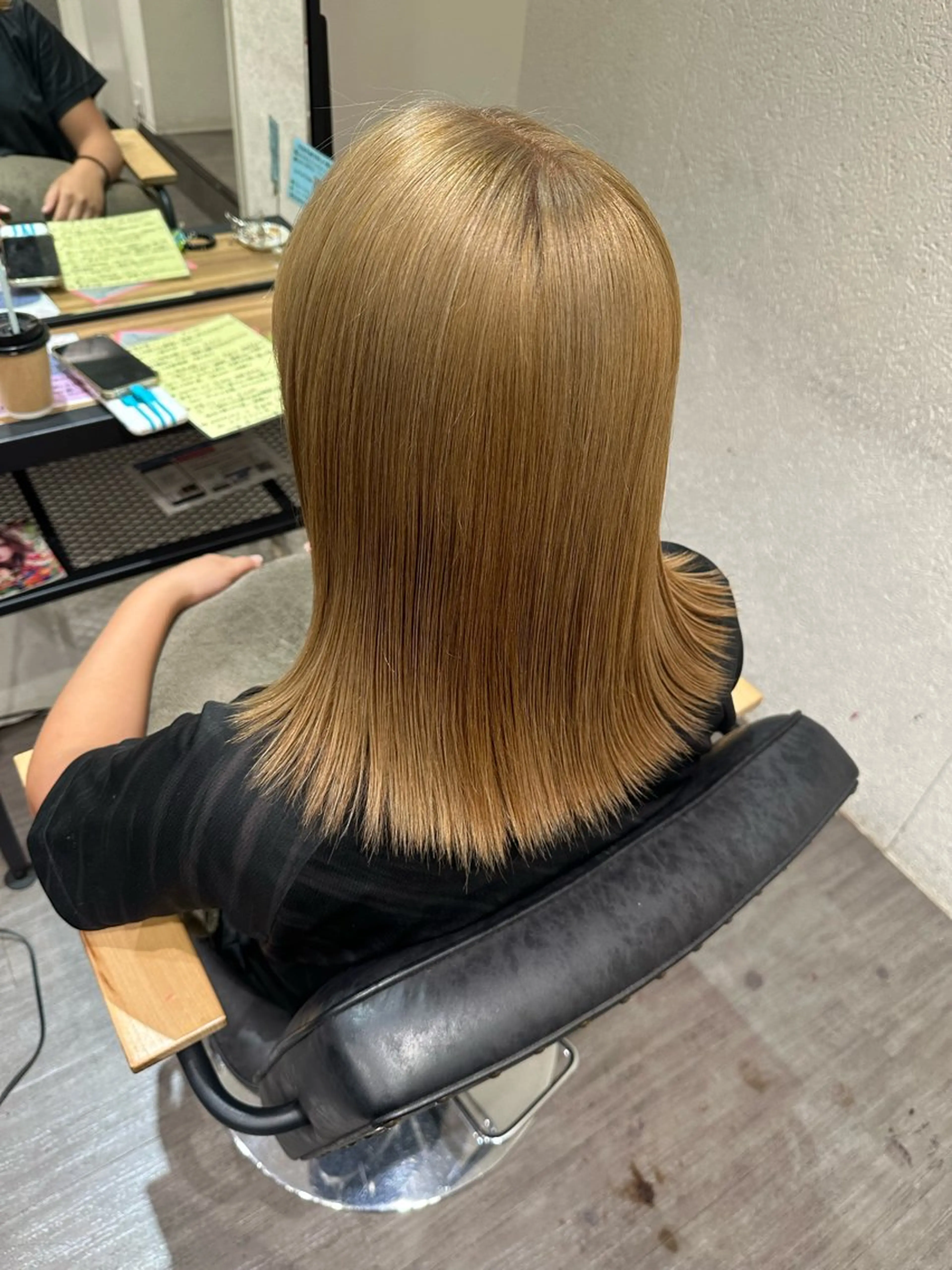 セミロング カラー ベージュカラー ブリーチ ヘアカラー トリートメント 艶髪レイヤー上田 紗也🇰🇷💗のヘアスタイル