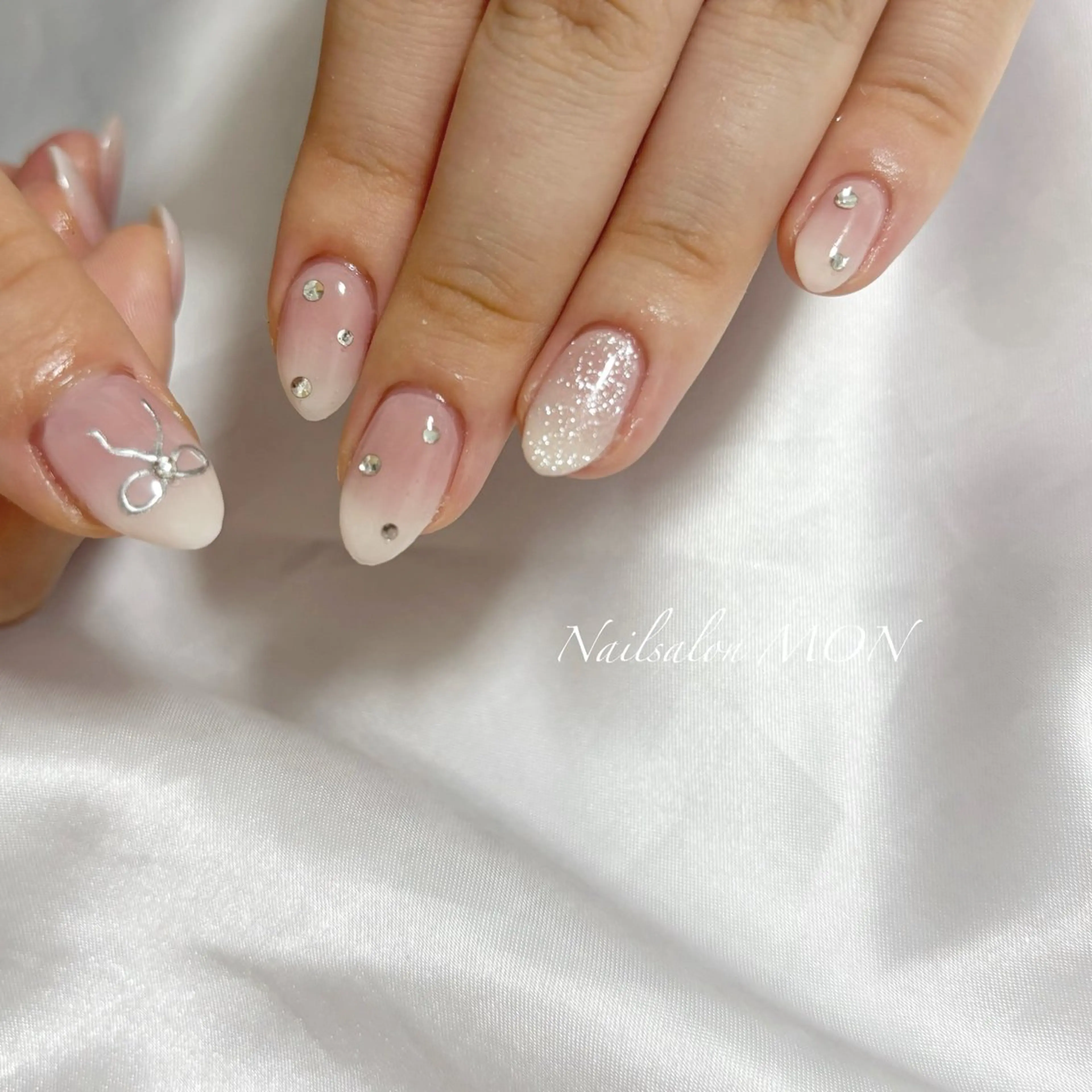 ネイル ストーンネイル ハンドネイル Nailsalon MONのネイルデザイン