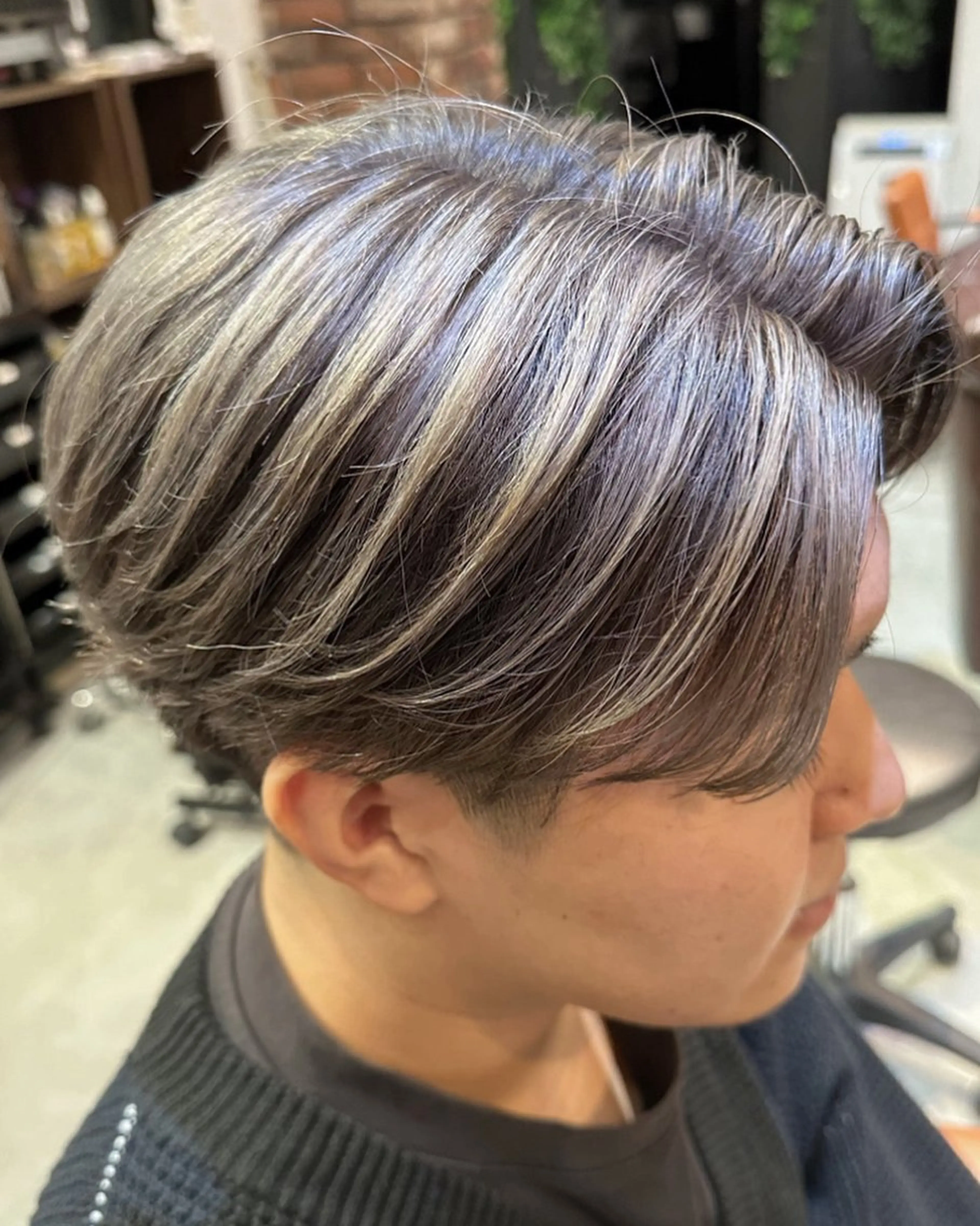 カラー メンズ センターパート ダウンパーマ カルマパーマ マッシュ メンズパーマ 野村 俊太のヘアスタイル