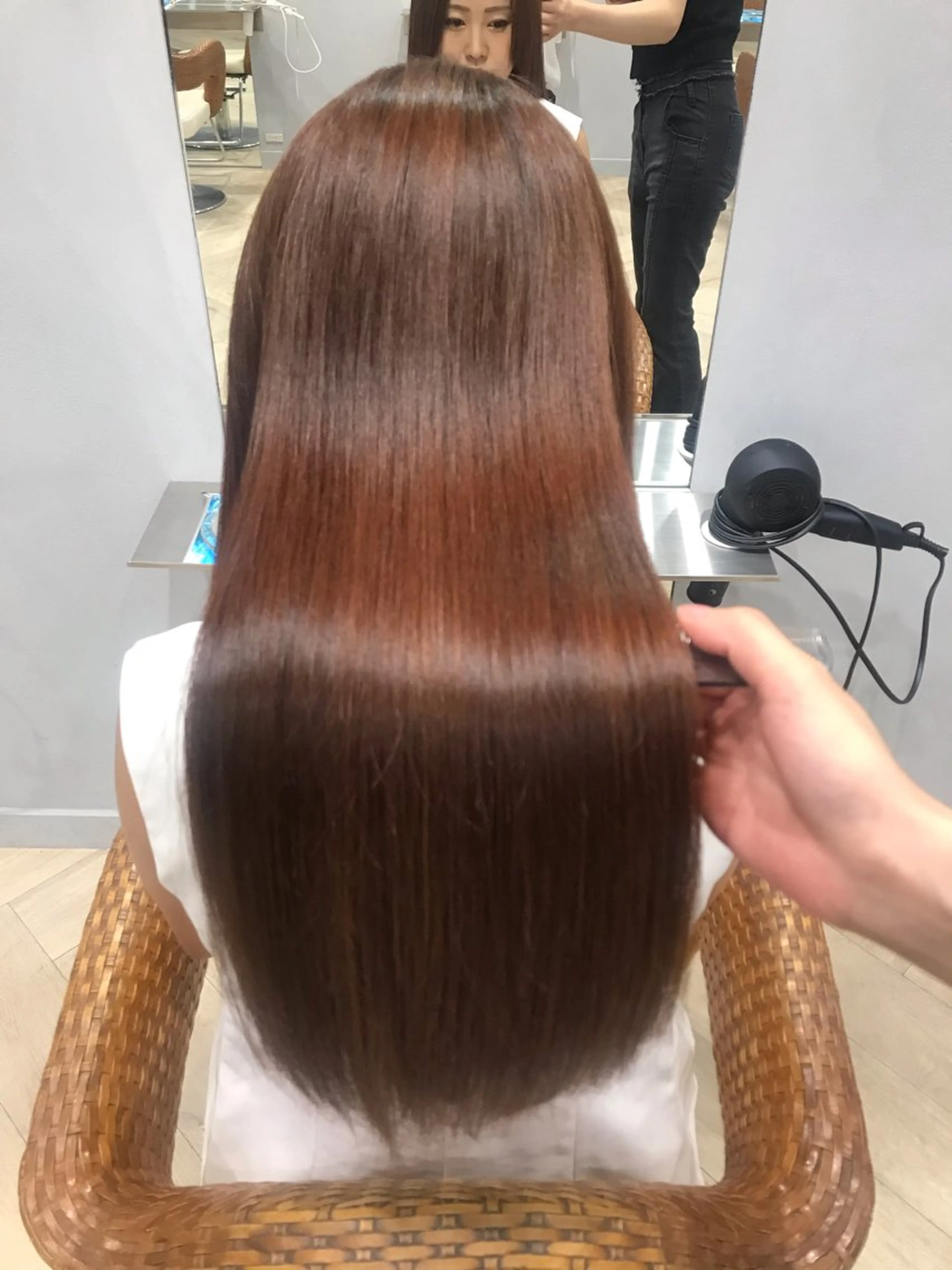 ロング 新田 璃那のヘアスタイル