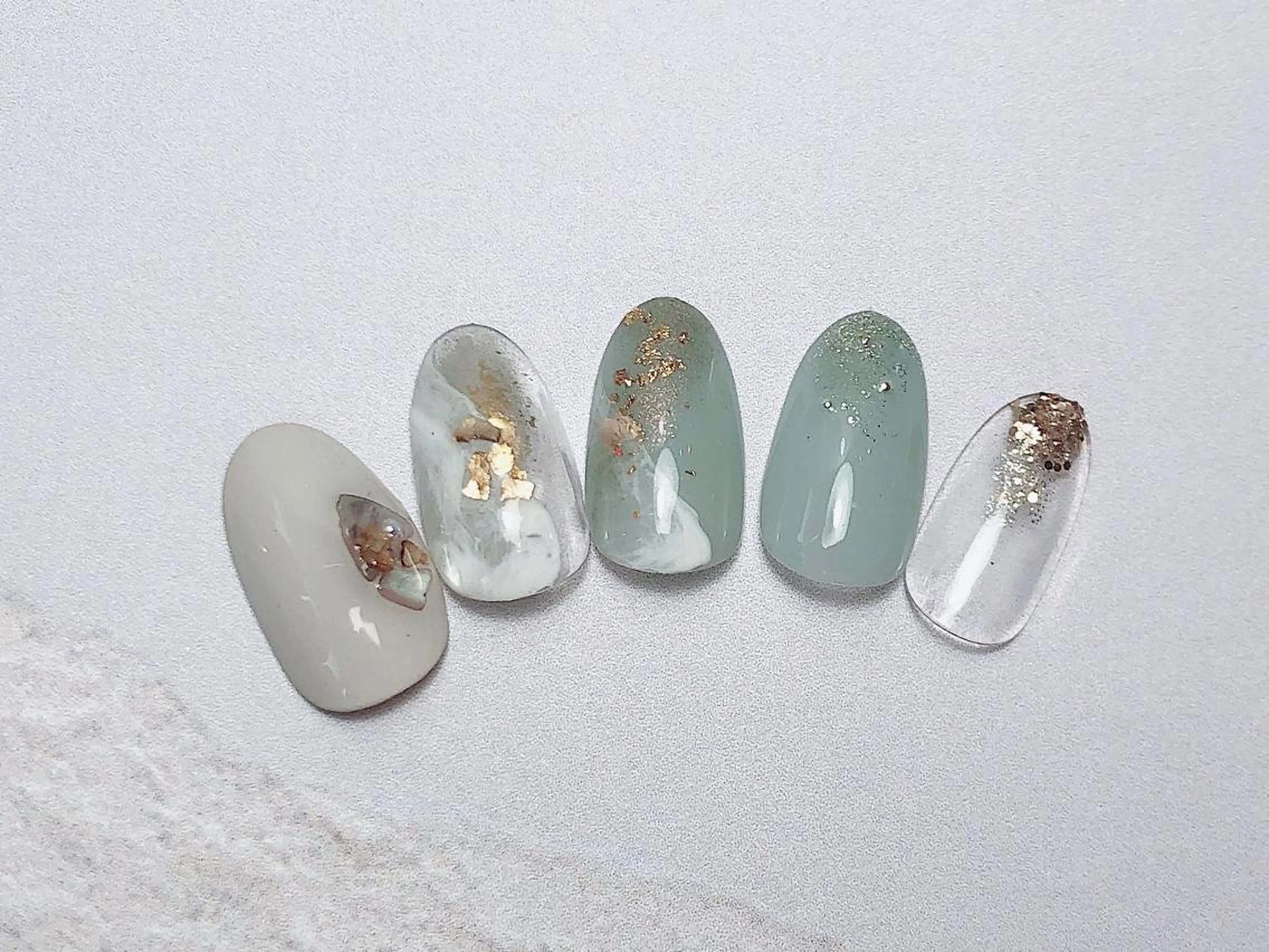 ショート カラー ネイル マツエク・マツパ ハンドネイル illum hicariのネイルデザイン