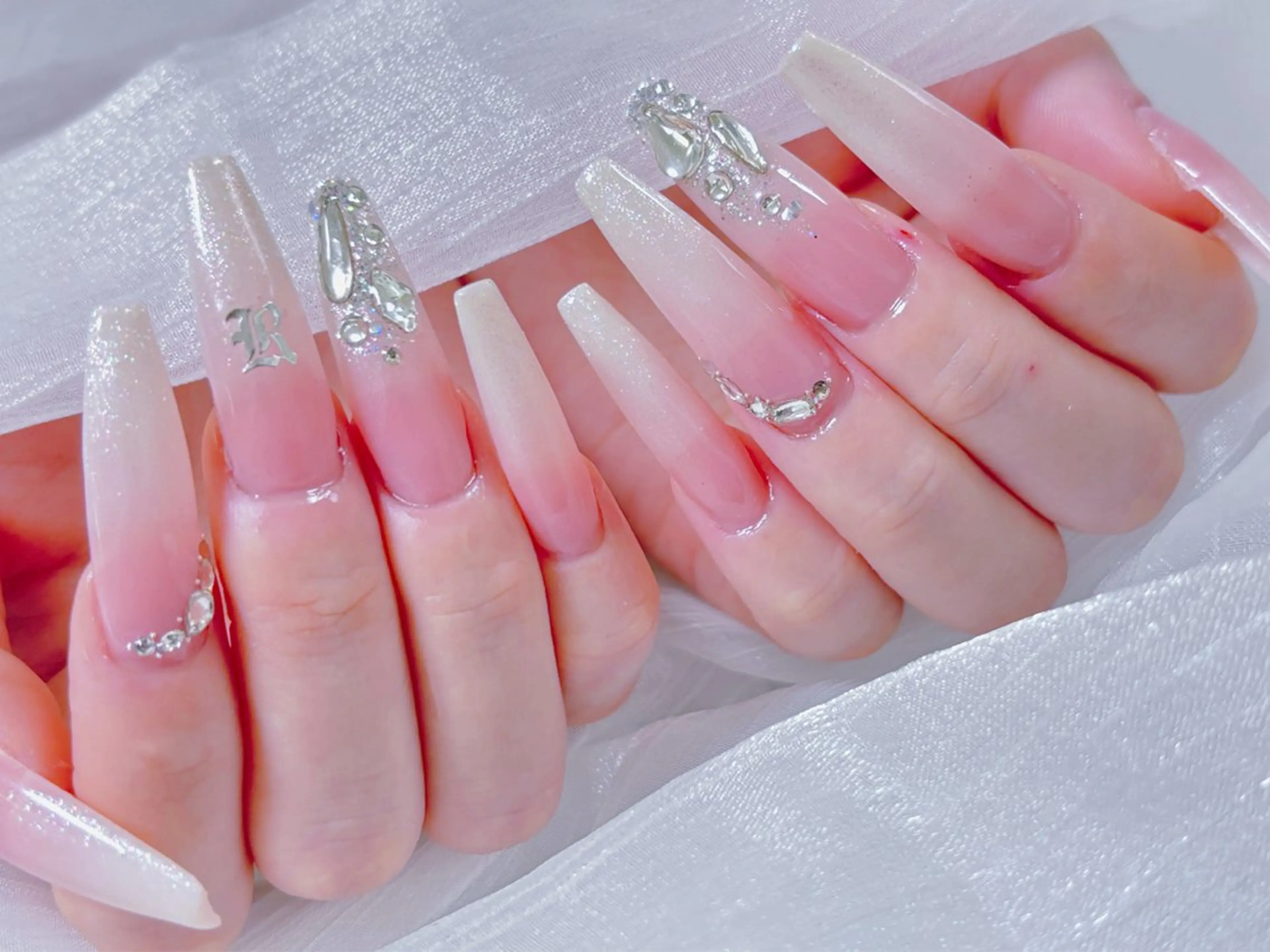 ネイル ネイルサロンエクラ 🫧Shizukaのネイルデザイン