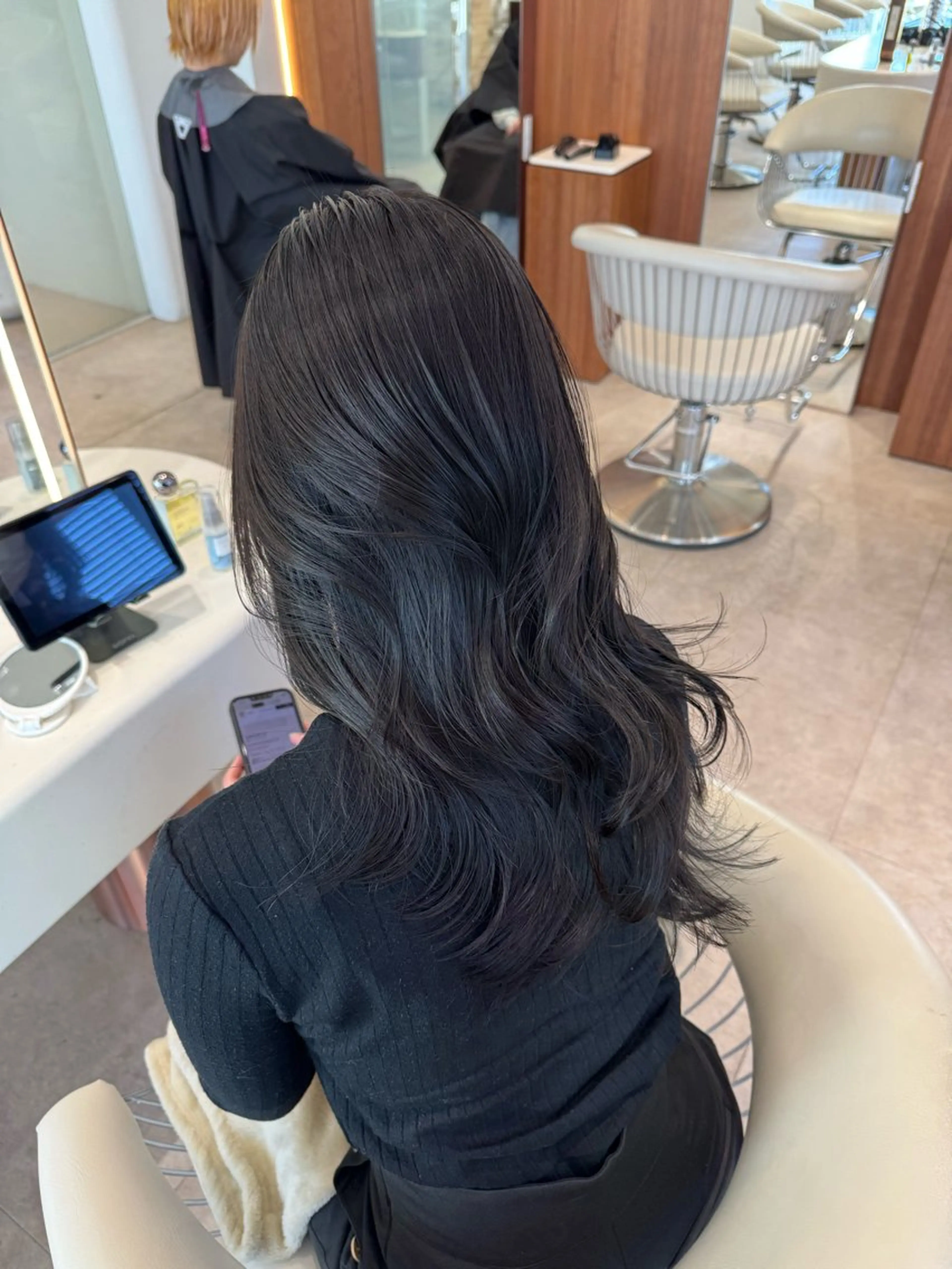 ロング カラー ダークグレー ダークグレージュ グレージュ 韓国風ヘア レイヤーカット カット 縮毛矯正 トリートメント ヘアセット 韓国レイヤー🇰🇷 韓国研修◎渋谷カイトのヘアスタイル