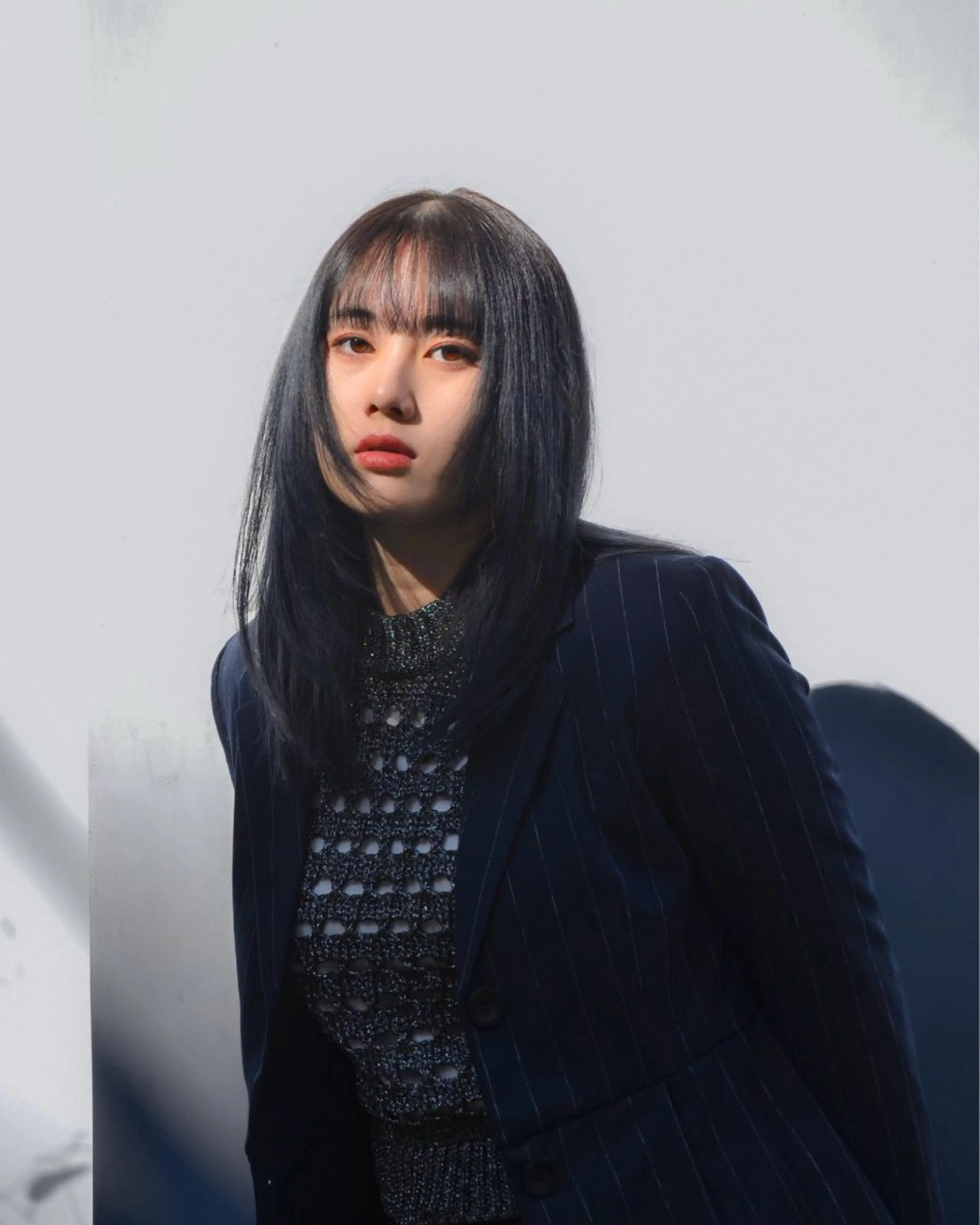 セミロング カラー ブルーカラー ネイビーカラー 顔まわりレイヤー 顔周りカット レイヤーカット ダウンパーマ 【sity.ザイク】のヘアスタイル