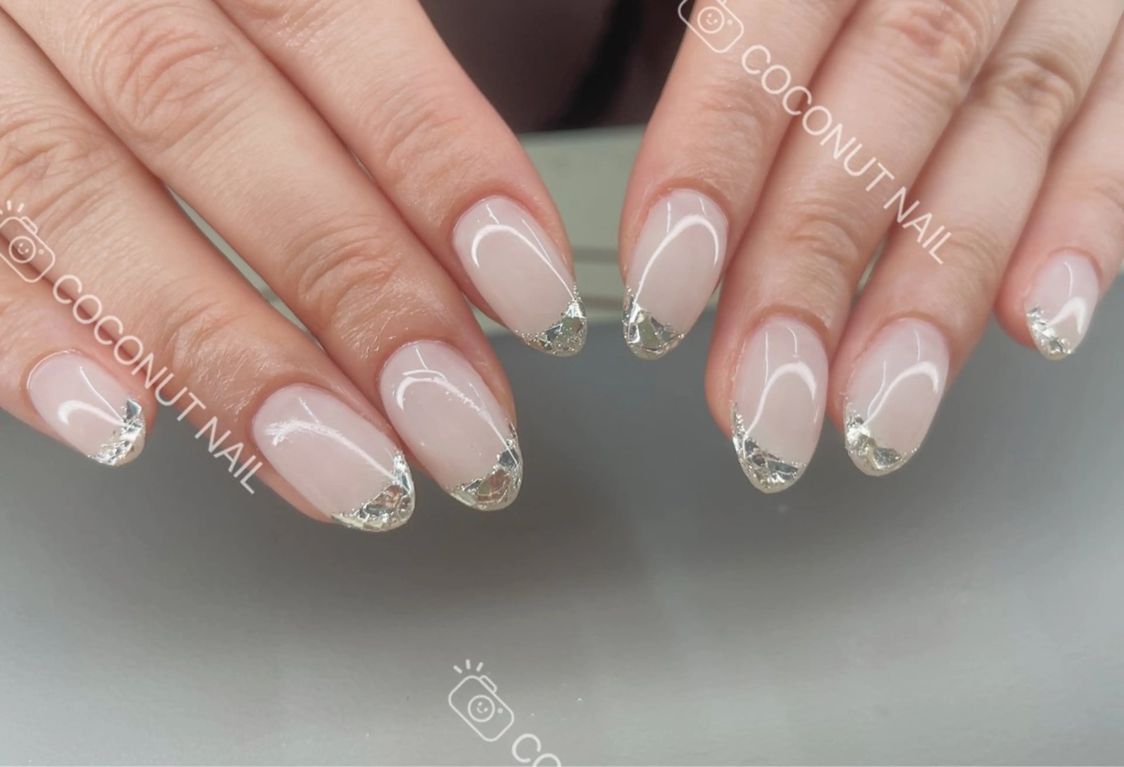ネイル フレンチネイル ガラスフレンチ ハンドネイル 神田 ココナッツのネイルデザイン