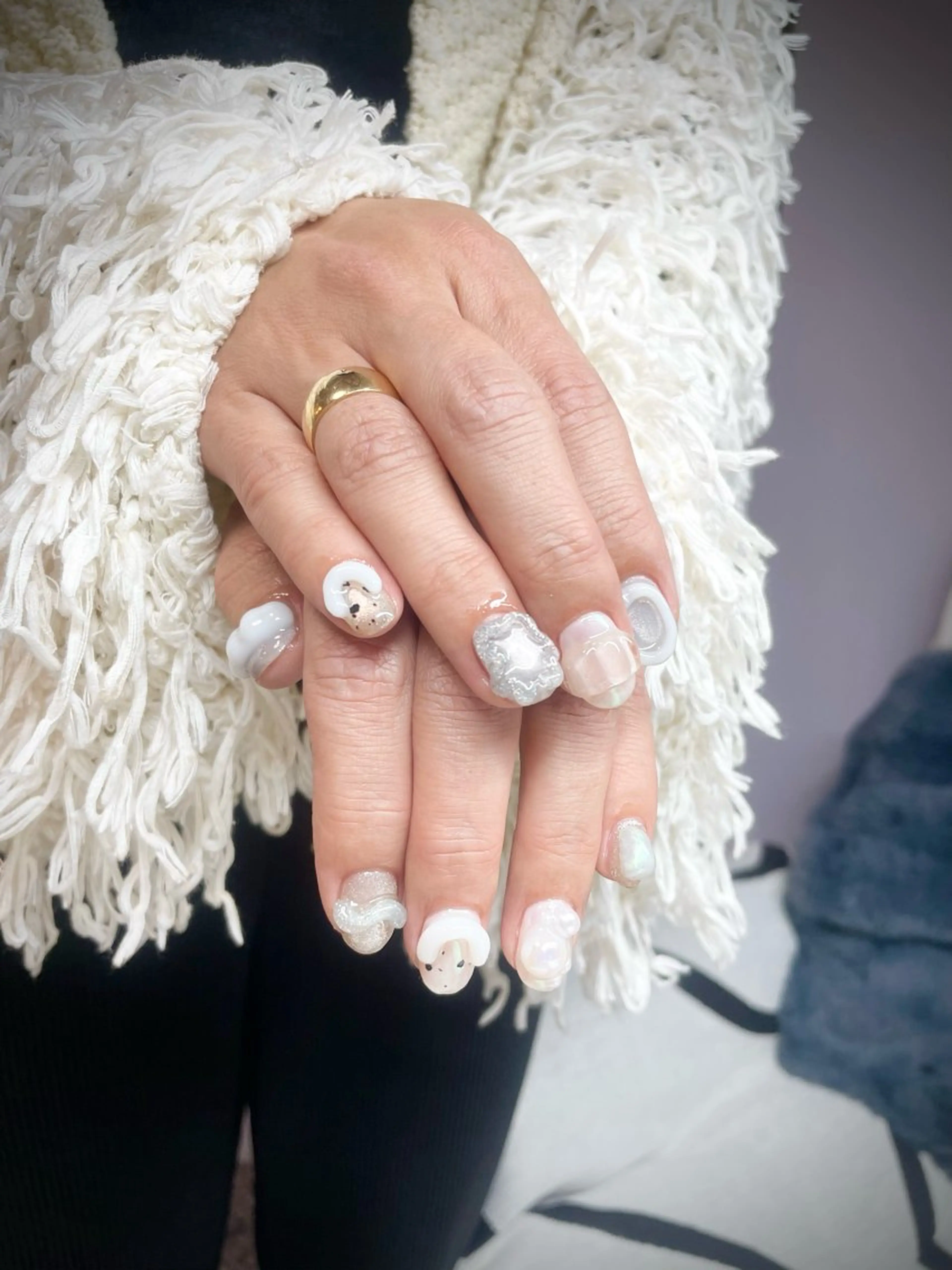 ネイル シンプルネイル 春ネイル ホワイト ハンドネイル posa nail モエミのネイルデザイン