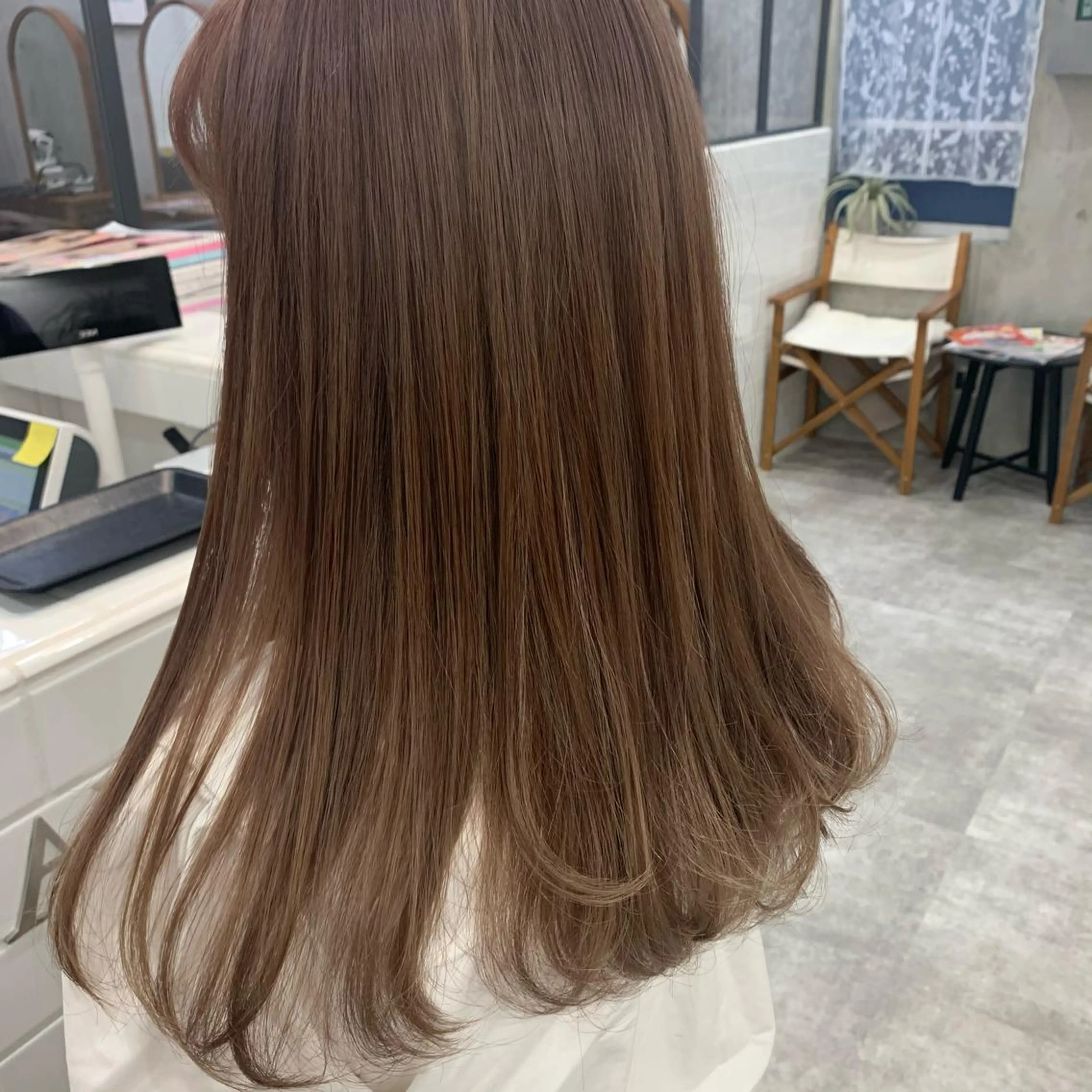 ロング カラー ヘアアレンジ ベージュカラー ブリーチ ハイトーンカラー ミルクティーベージュ レイヤー×グレージュ /ピンク🩷mioのヘアスタイル