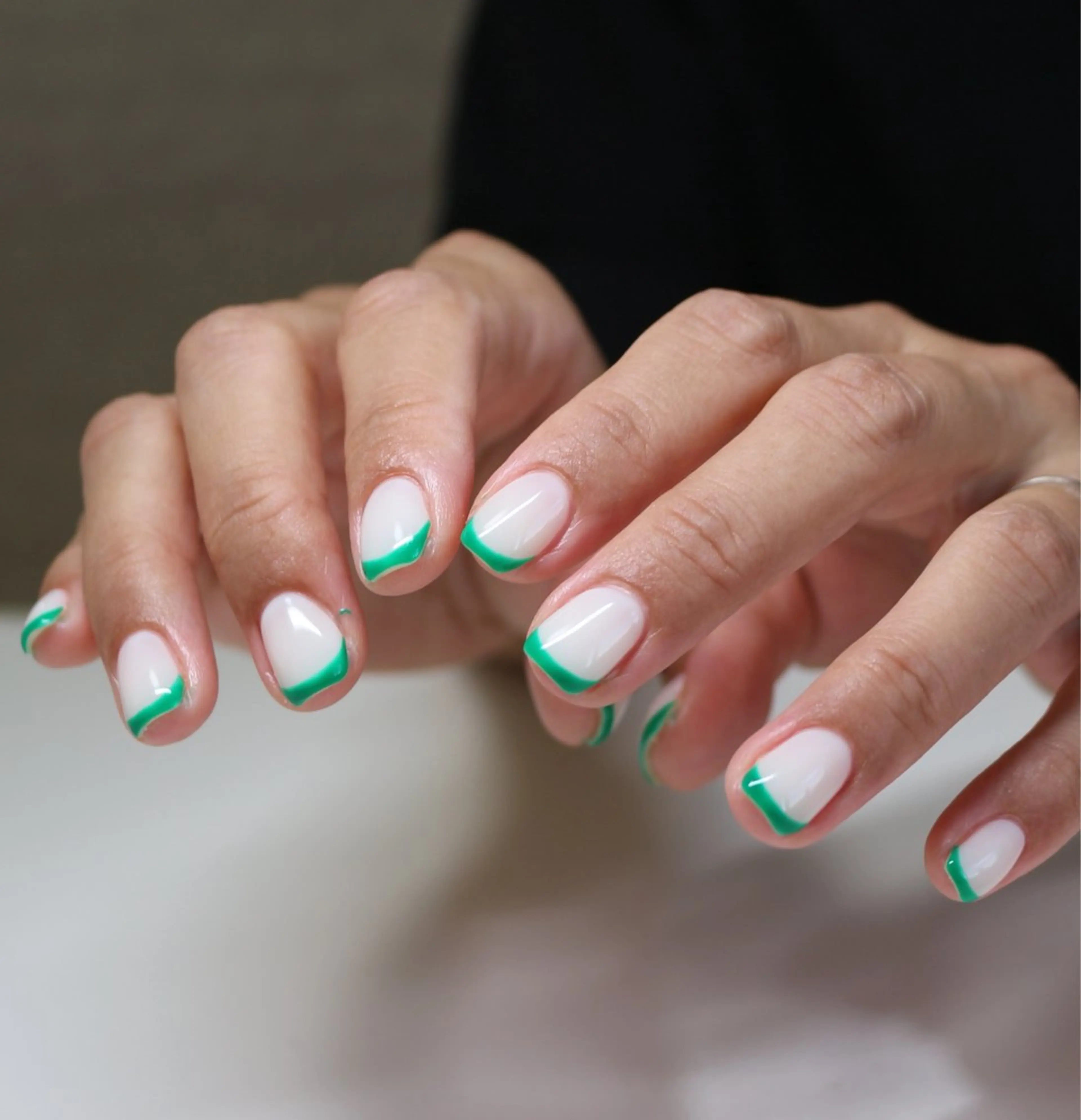 ネイル フレンチネイル グリーン ハンドネイル Baku Nailsのネイルデザイン