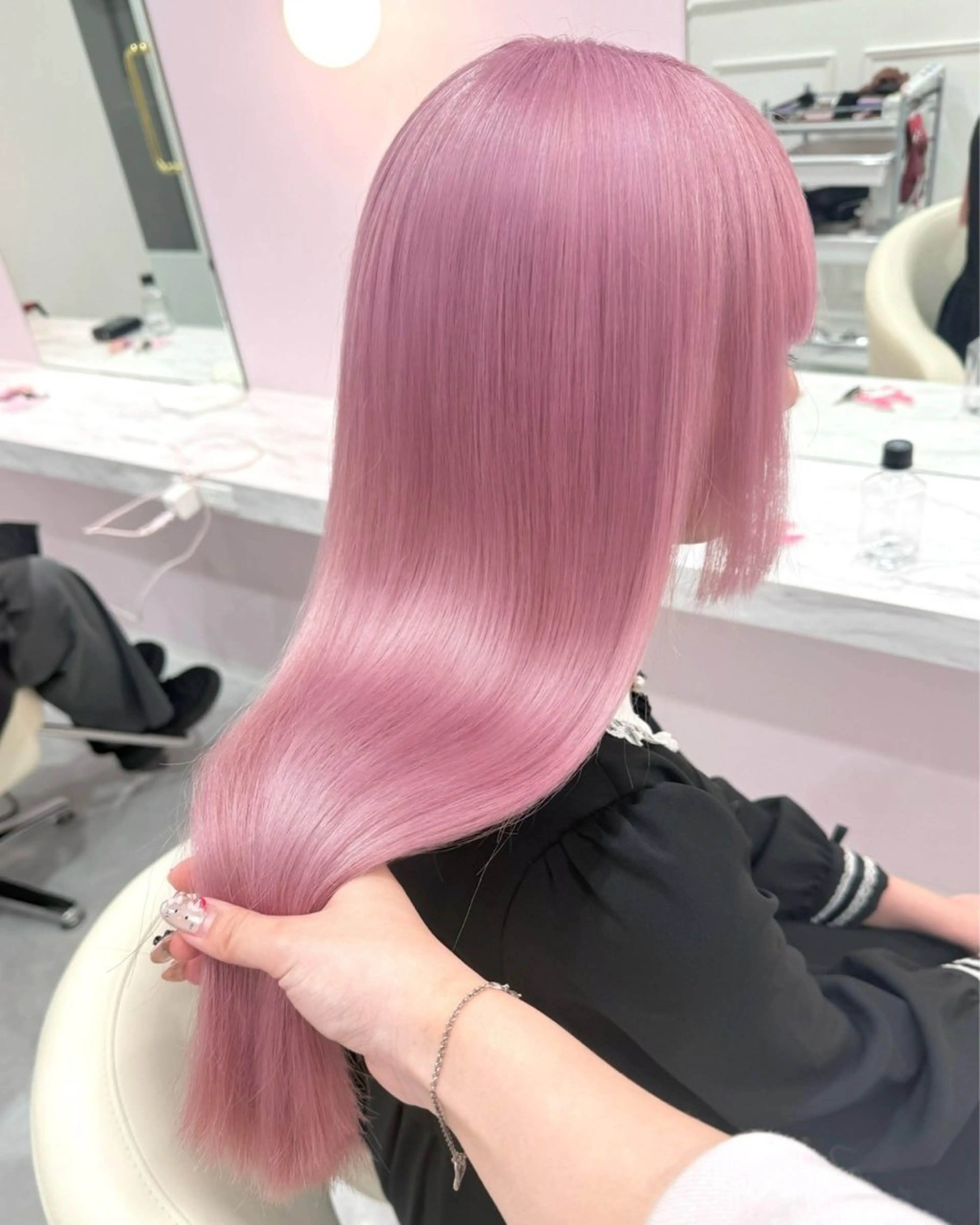 カラー ブリーチ 透明感カラー ハイトーンカラー ラベンダーカラー ラベンダーピンク ヘアカラー ハイトーンカラー💞 くるみ🎀のヘアスタイル