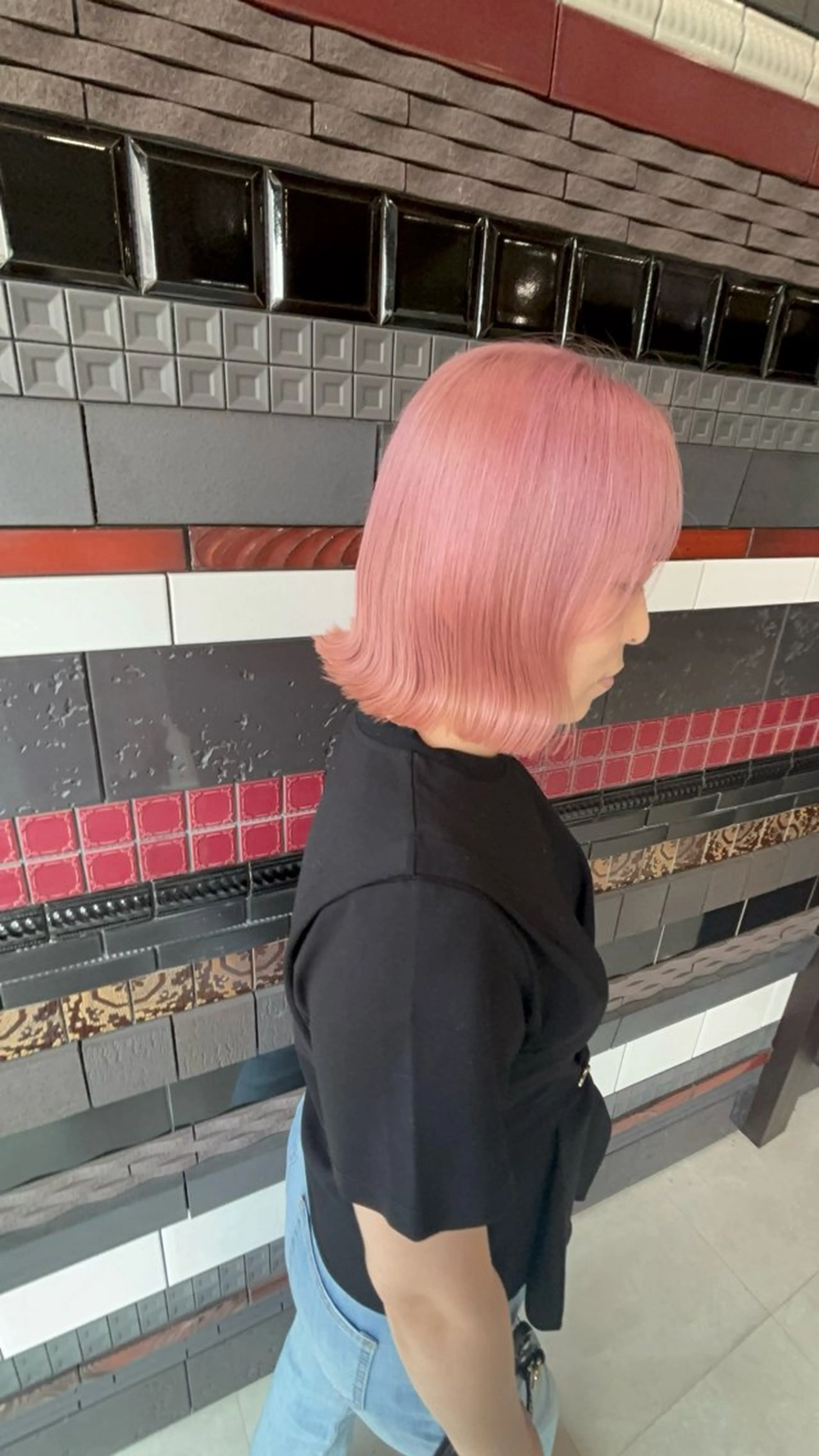 ミディアム カット ヘアカラー design salonLia所属・色落ちまで2度綺麗な ハイトーン🪞／ミクのヘアスタイル