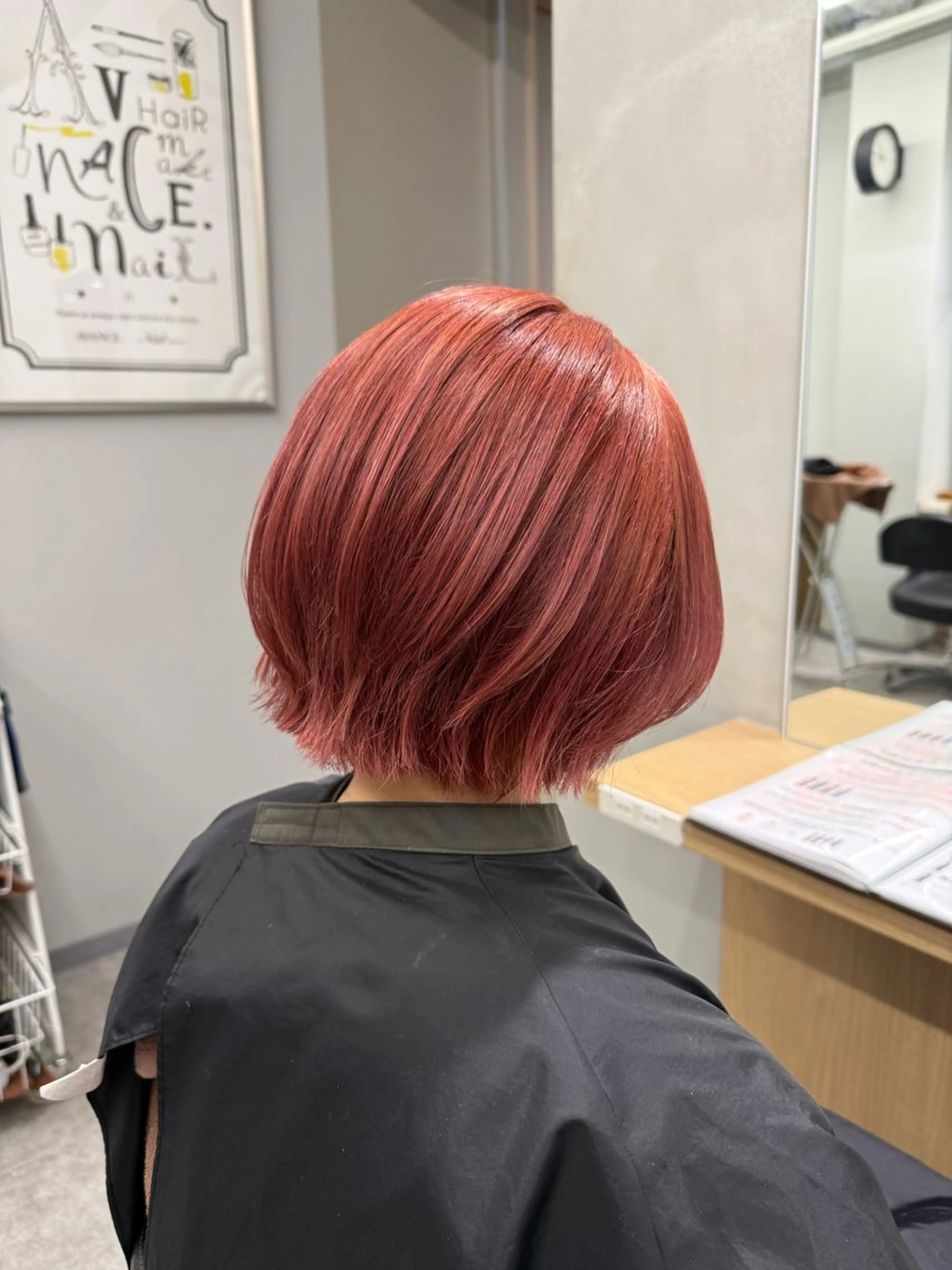 ショート カラー ボブレイヤー ピンクカラー ボブ レイヤーカット ヘアカラー AVANCE.京橋店所属・透明感🫧/ブリーチ /永田　汰伊智のヘアスタイル