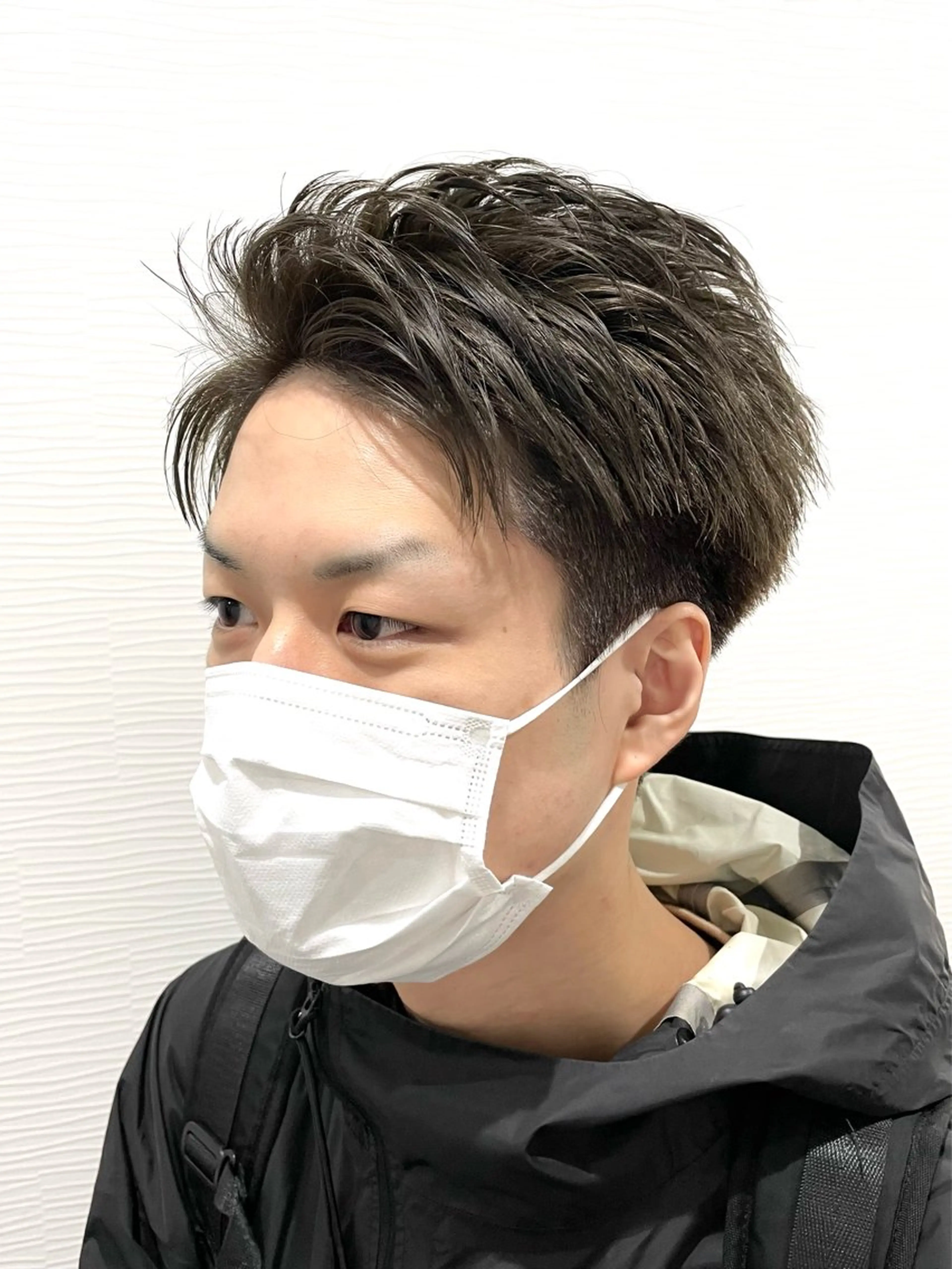 ショート メンズ アップバング 佐藤 栄輔のヘアスタイル