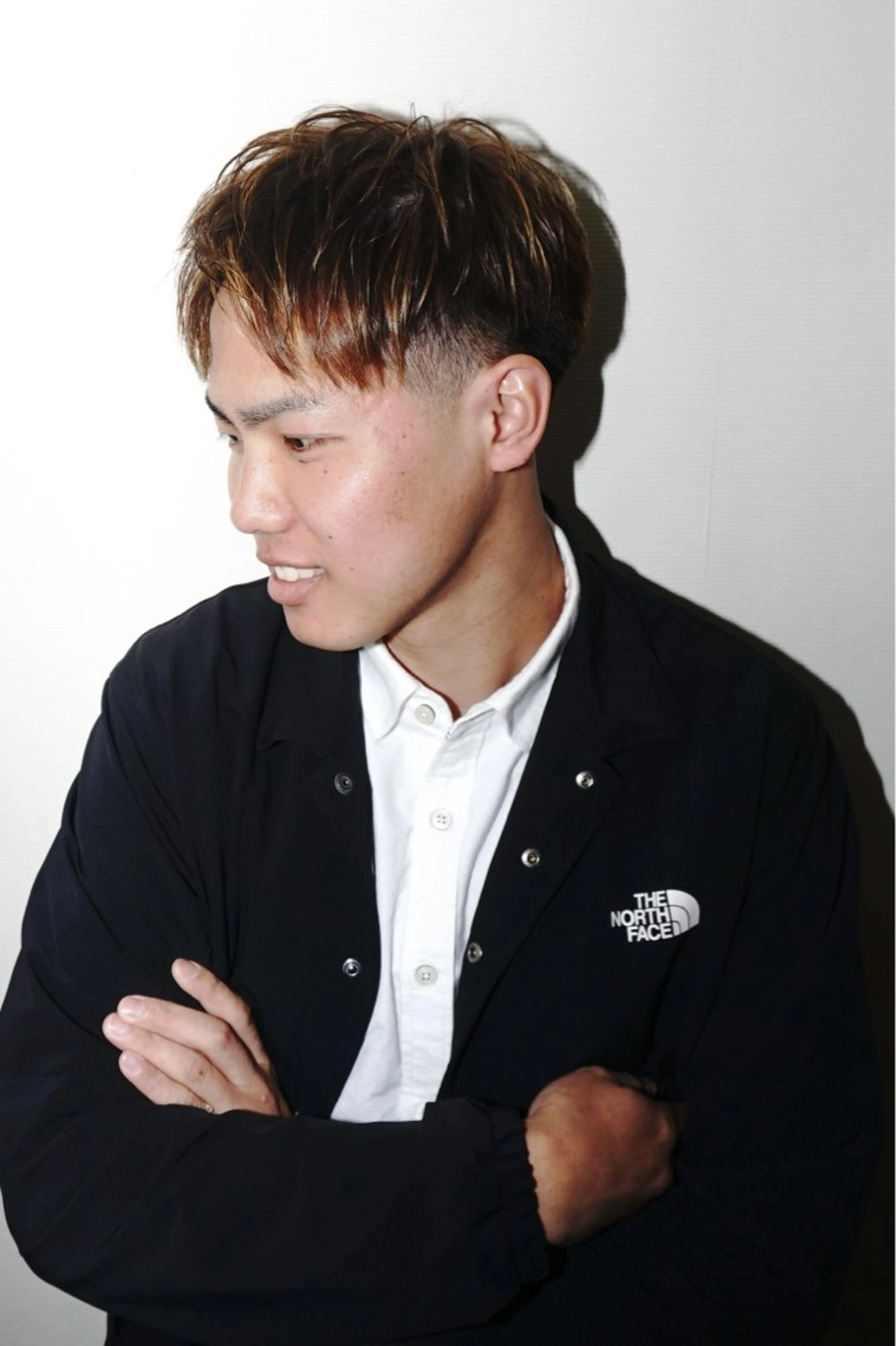 ショート カラー メンズ アップバング メンズメッシュ ベージュカラー グラデーションカラー メッシュ カット ヘアカラー DAD　BARBERSHOP所属・三宮メンズカット ヨシイッキのヘアスタイル