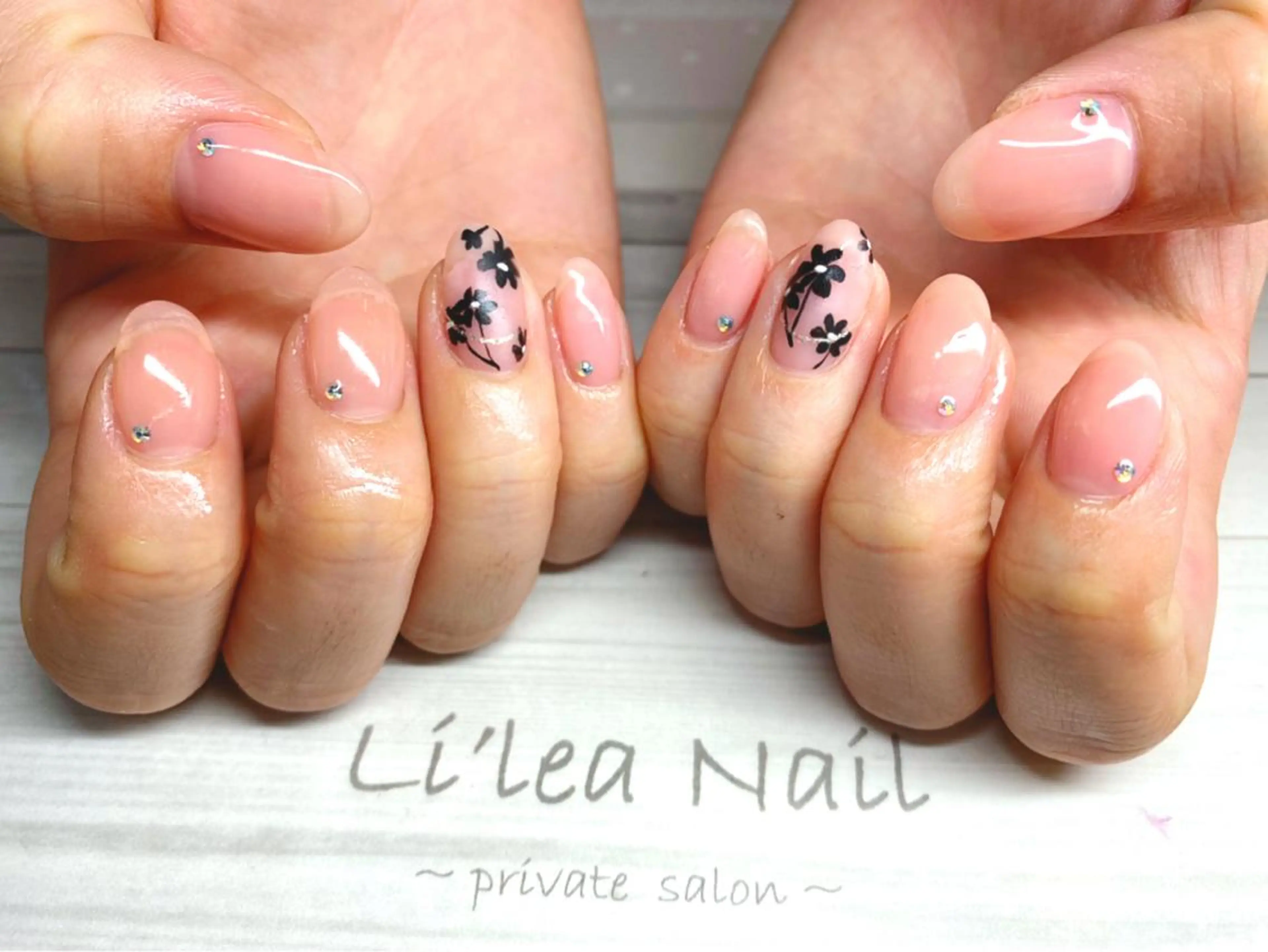 ネイル Li'leaNail AINAのネイルデザイン